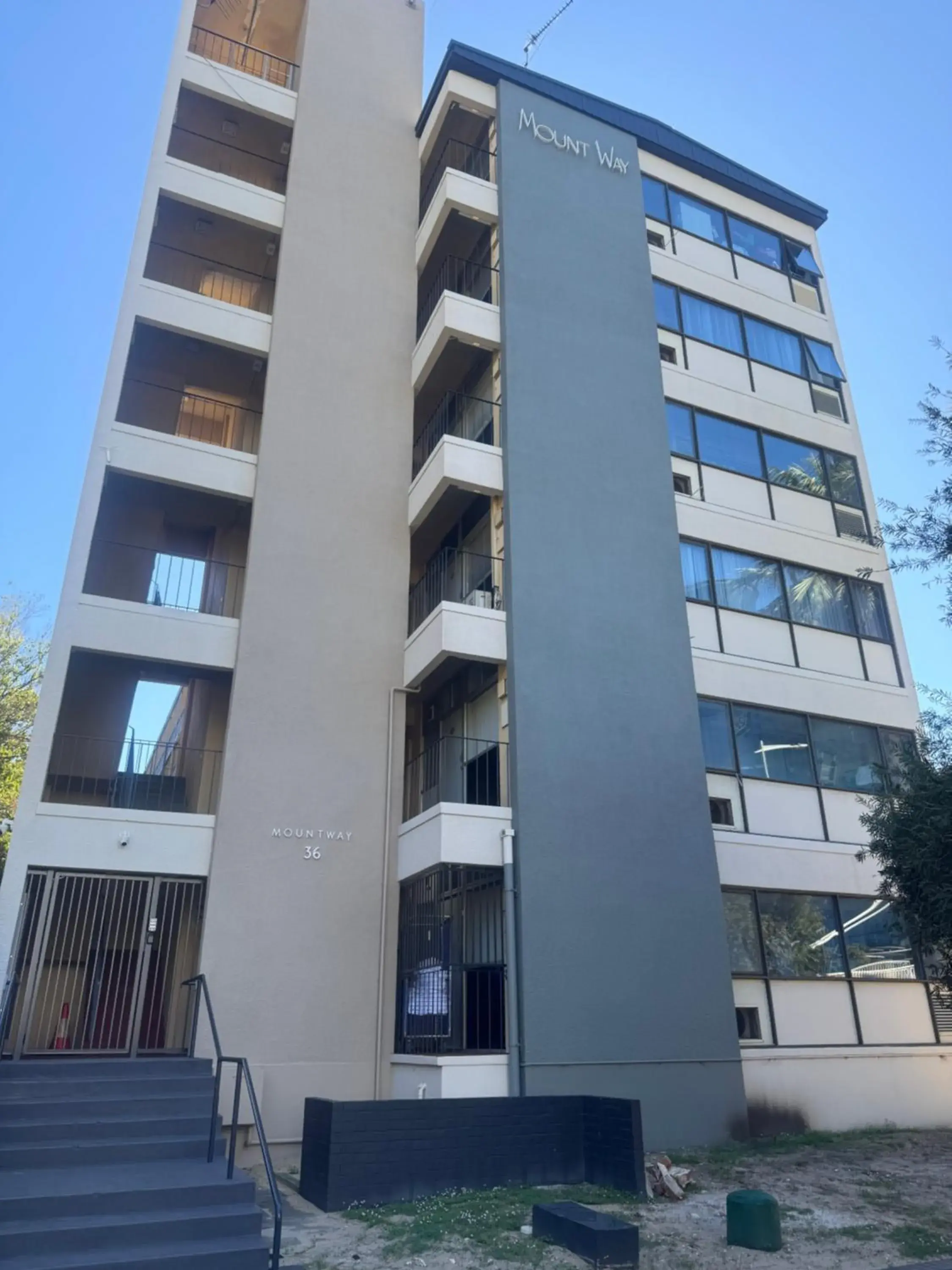 Property building in Mountway Holiday Apartments Property building in Mountway Holiday Apartments