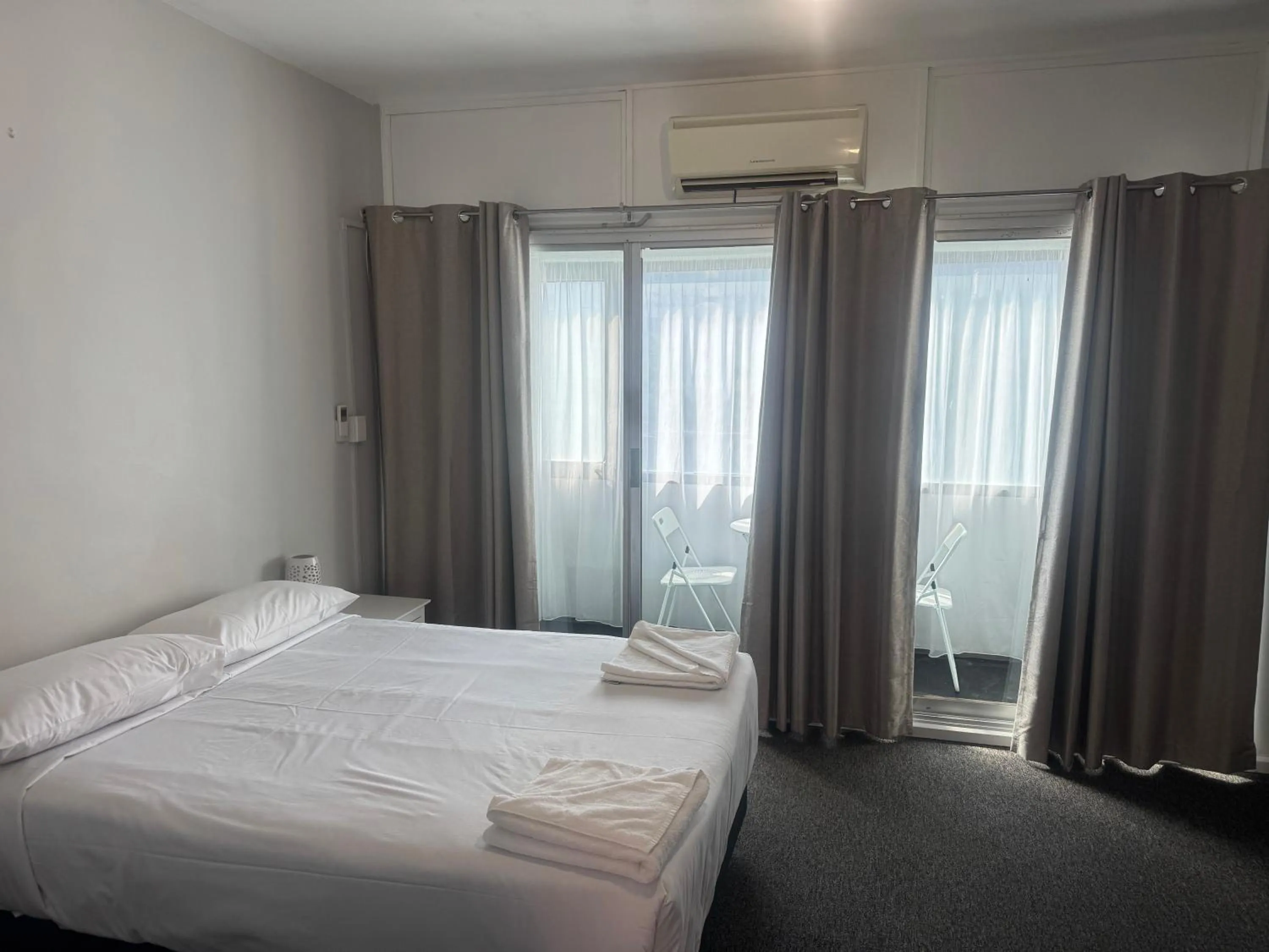 Bed in Mountway Holiday Apartments