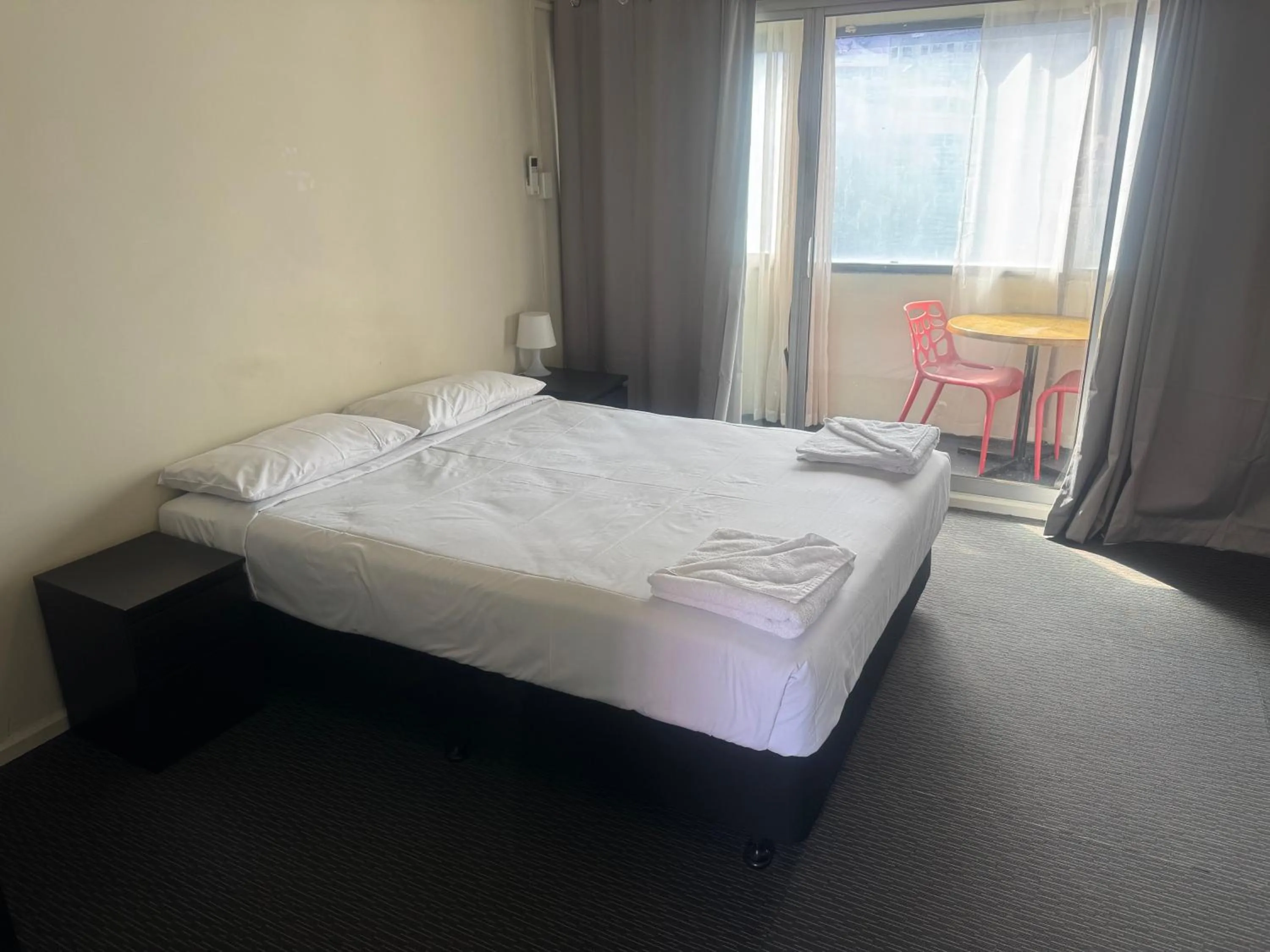 Bedroom, Bed in Mountway Holiday Apartments