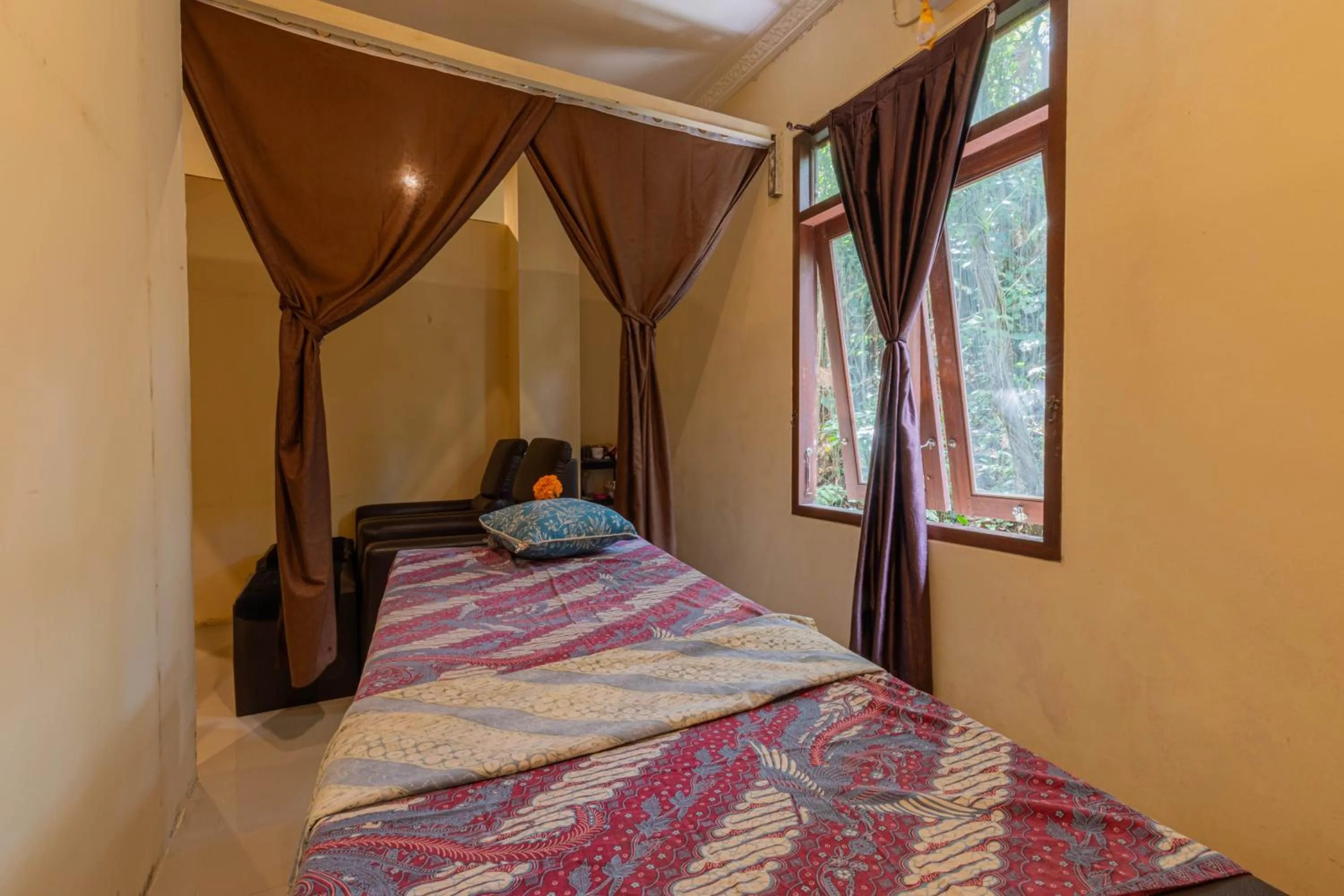 Spa and wellness centre/facilities, Bed in Alam Pangkung Ubud