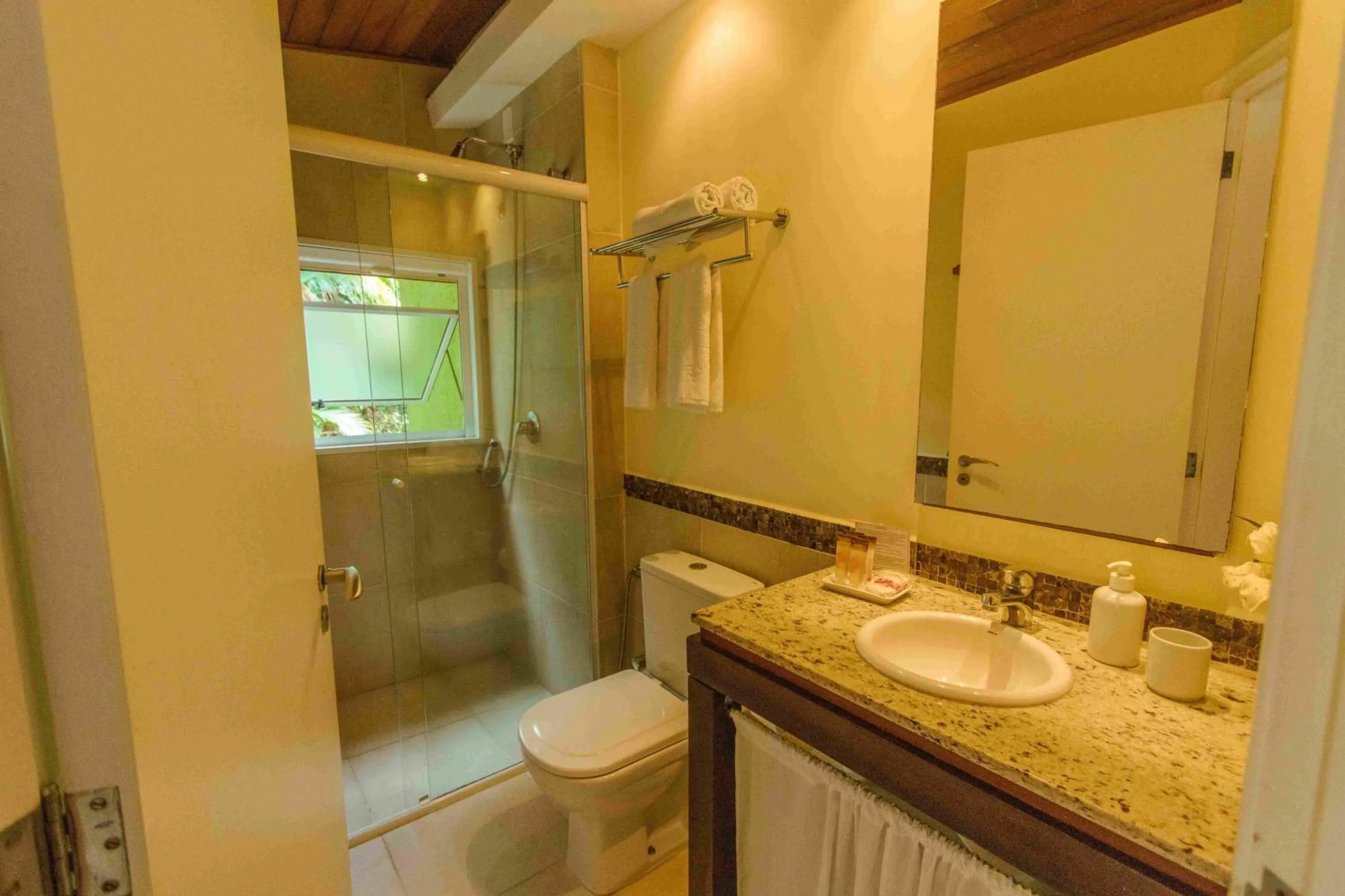 Shower in Pousada Vila do Bosque