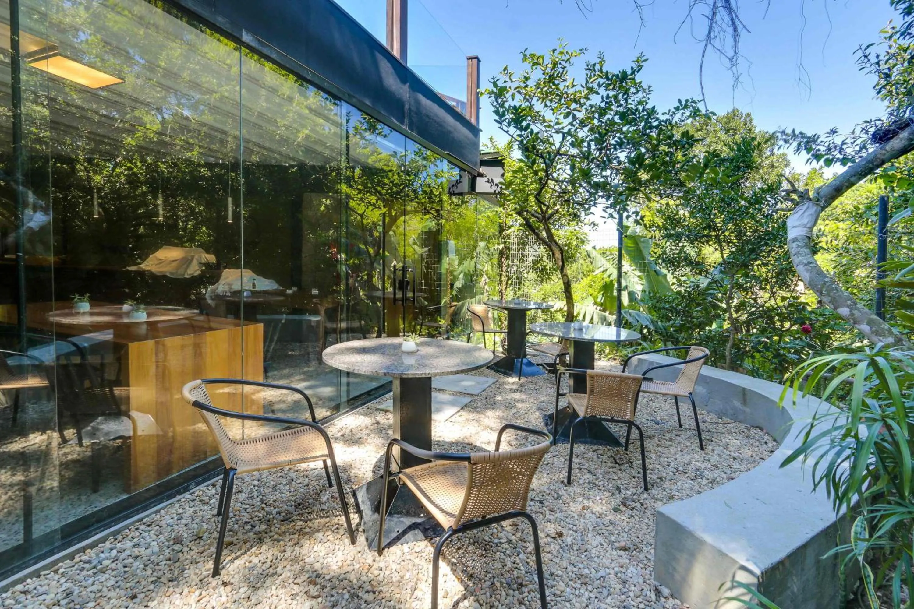 Restaurant/places to eat in Pousada Vila do Bosque