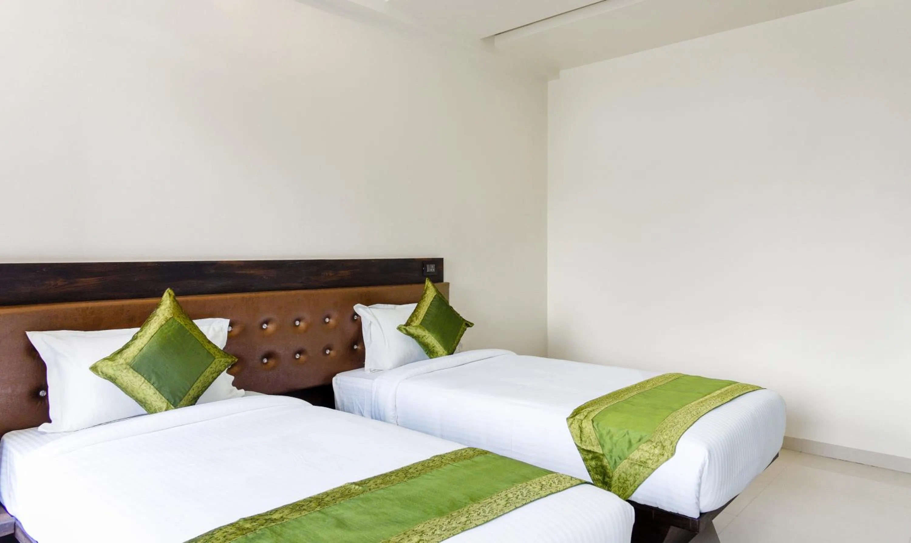 Bedroom, Bed in Treebo Malhaar Regency