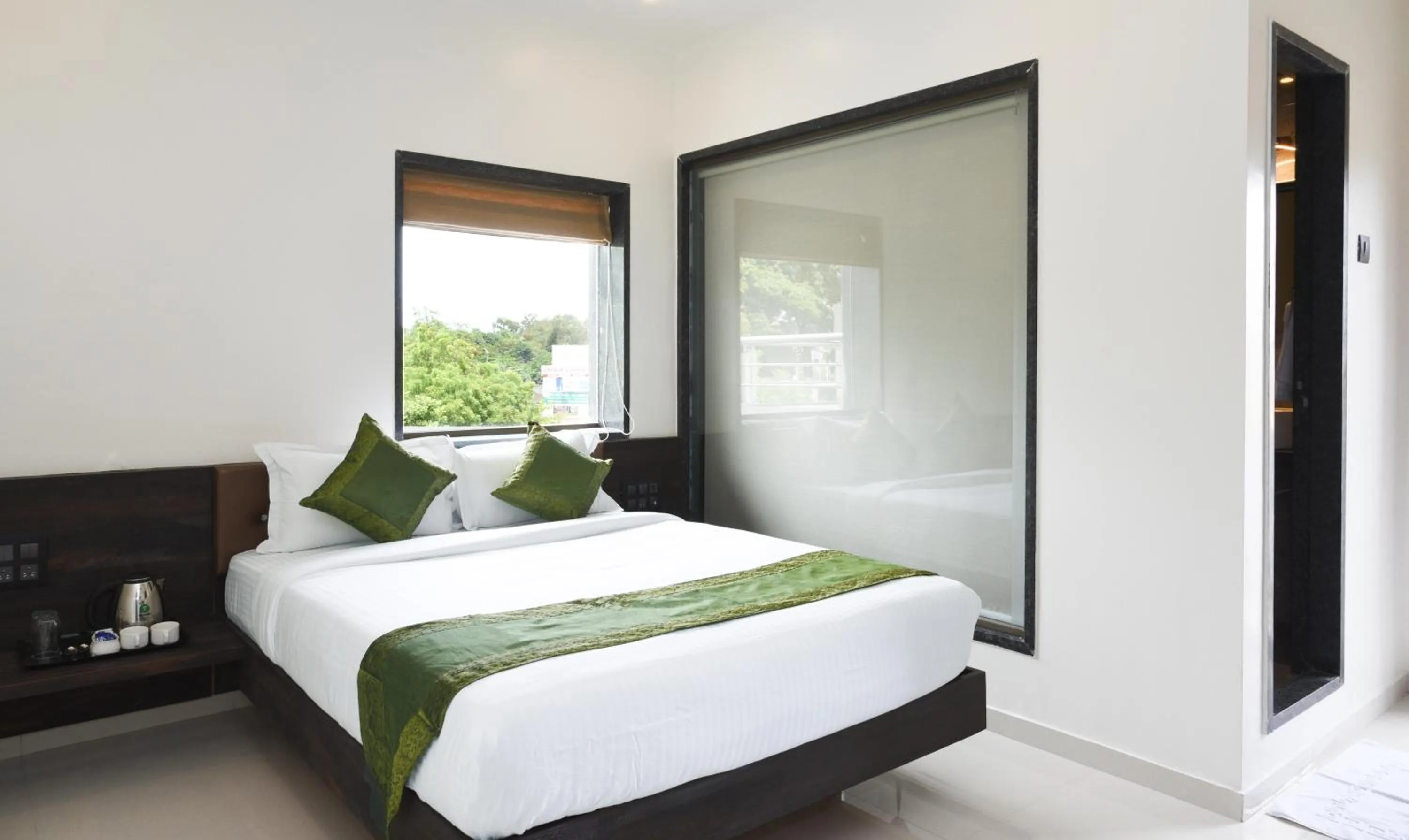 Bedroom, Bed in Treebo Malhaar Regency