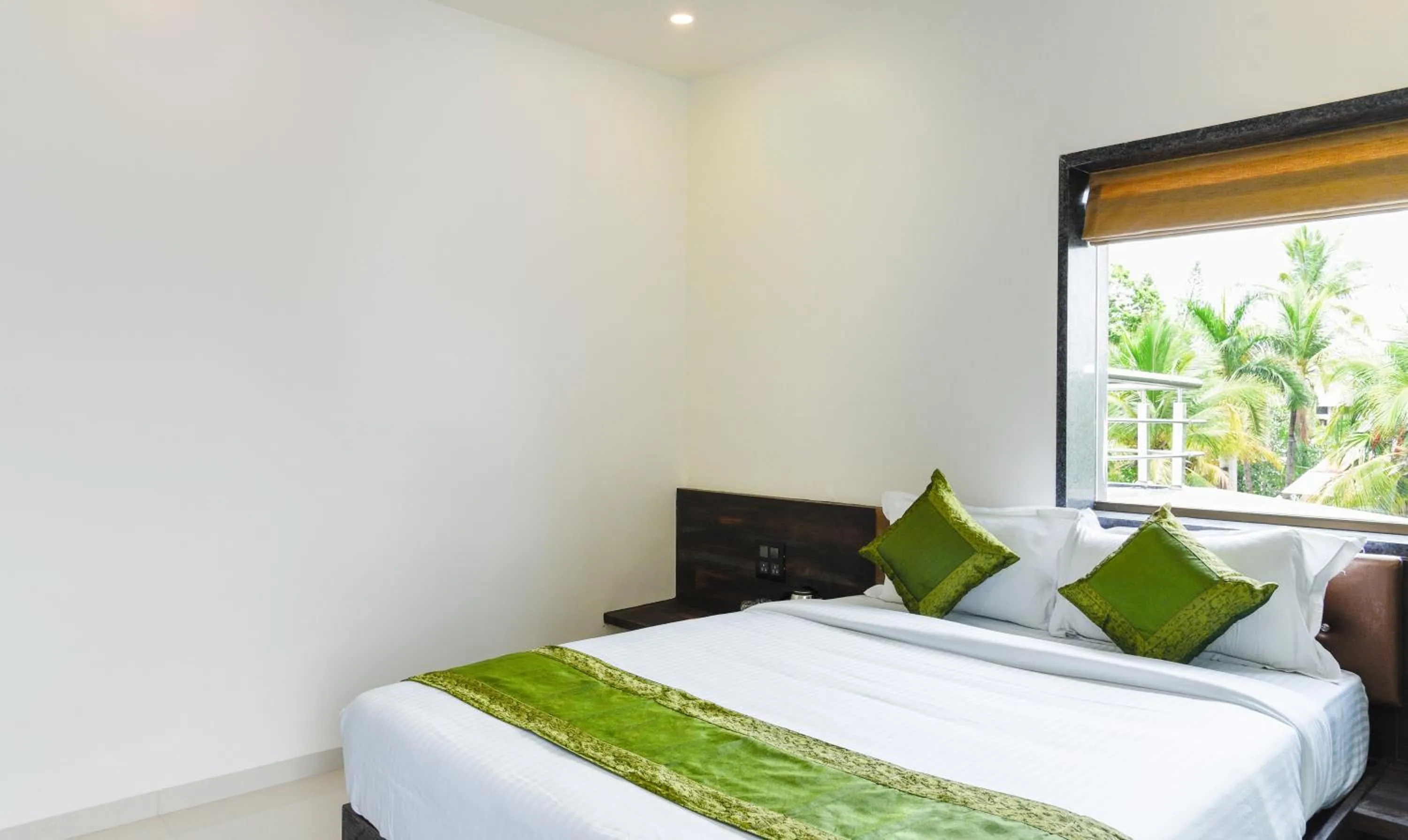 Bedroom, Bed in Treebo Malhaar Regency