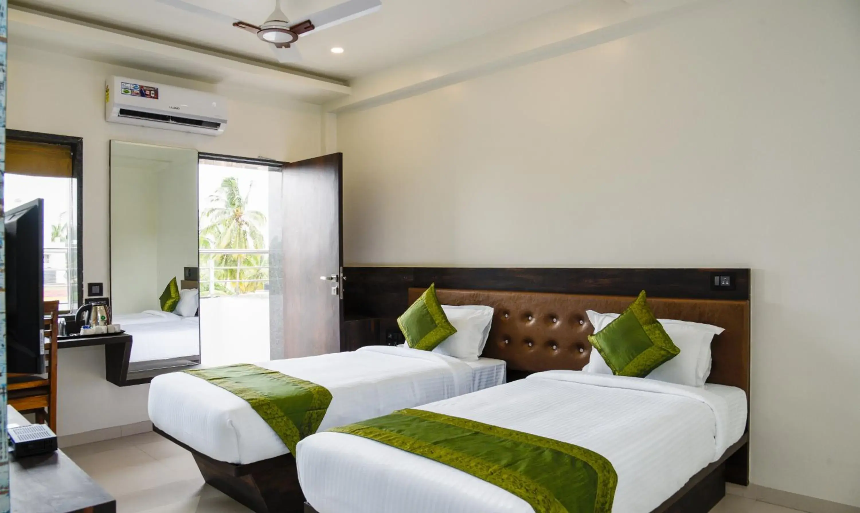 Bedroom, Bed in Treebo Malhaar Regency Bedroom, Bed in Treebo Malhaar Regency