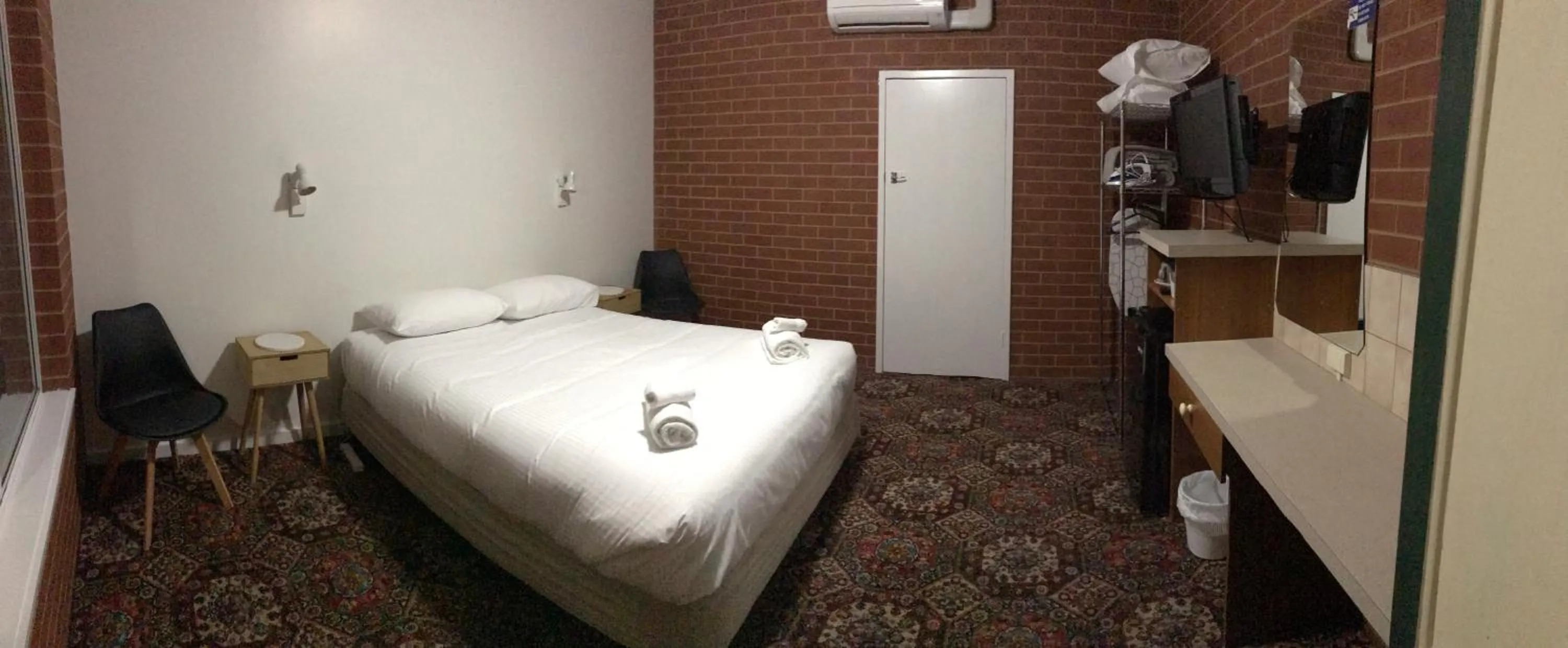 Bed in Billabong Wangaratta