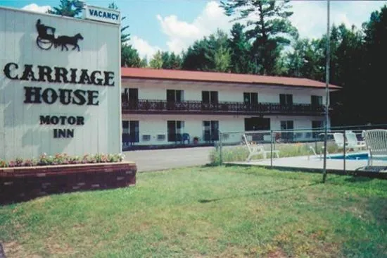 Property building in Carriage House Motor Inn