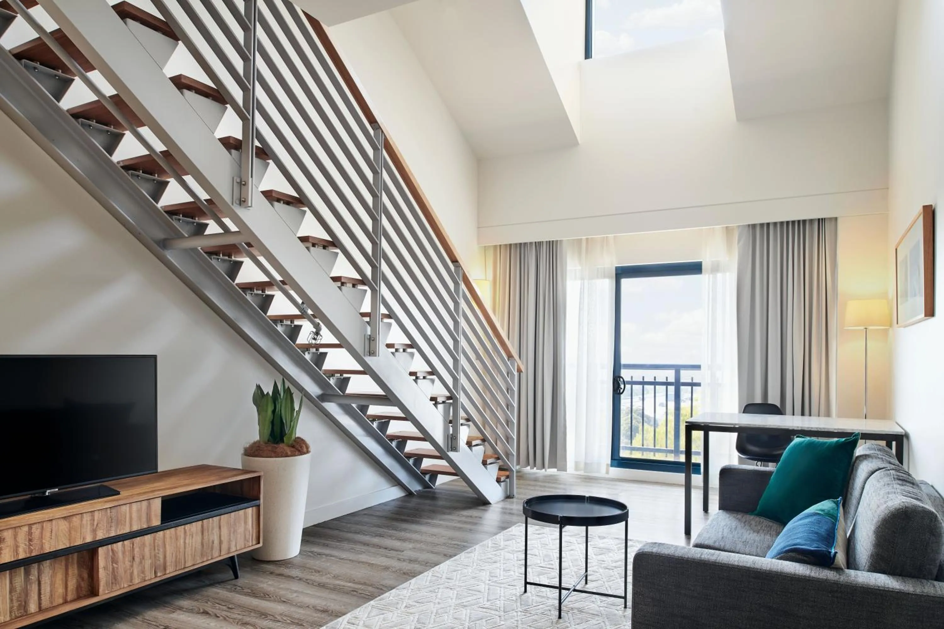 Living room in Courtyard by Marriott Sydney-North Ryde