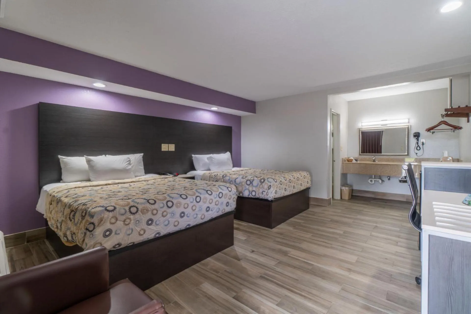 Bed in Holiday Terrace Motel