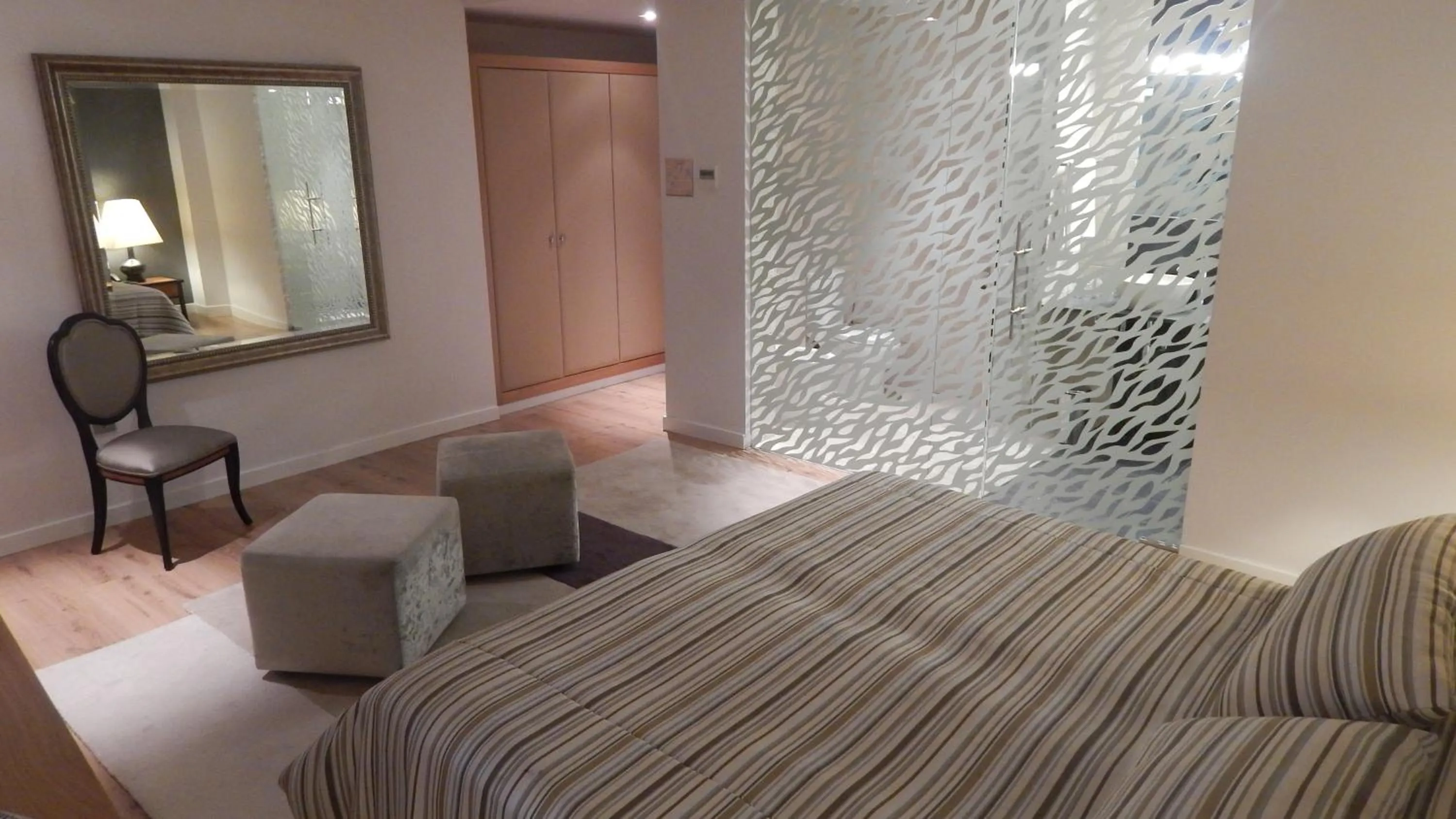 Bedroom in Hotel Palau dels Osset