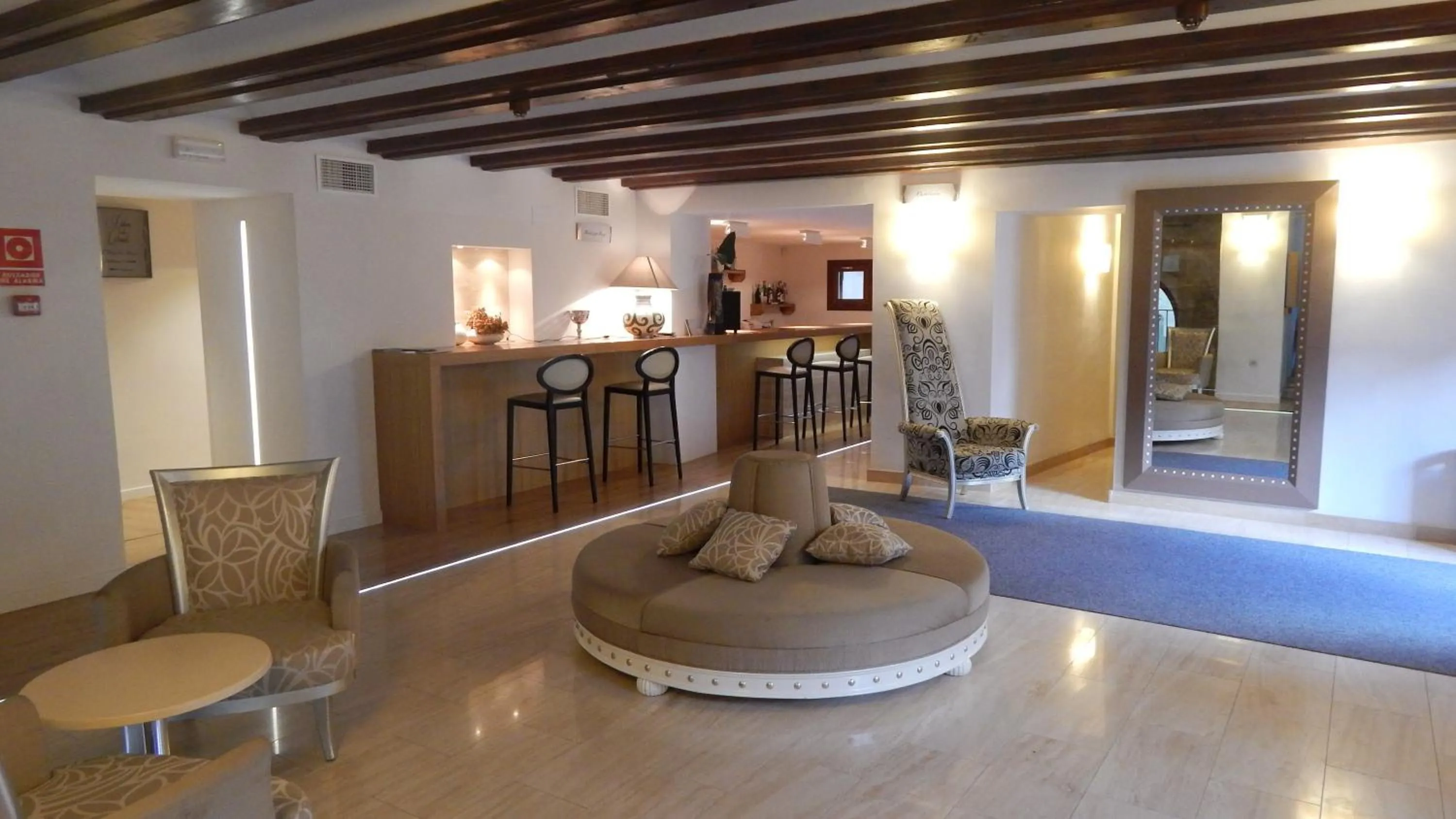 Lobby or reception in Hotel Palau dels Osset