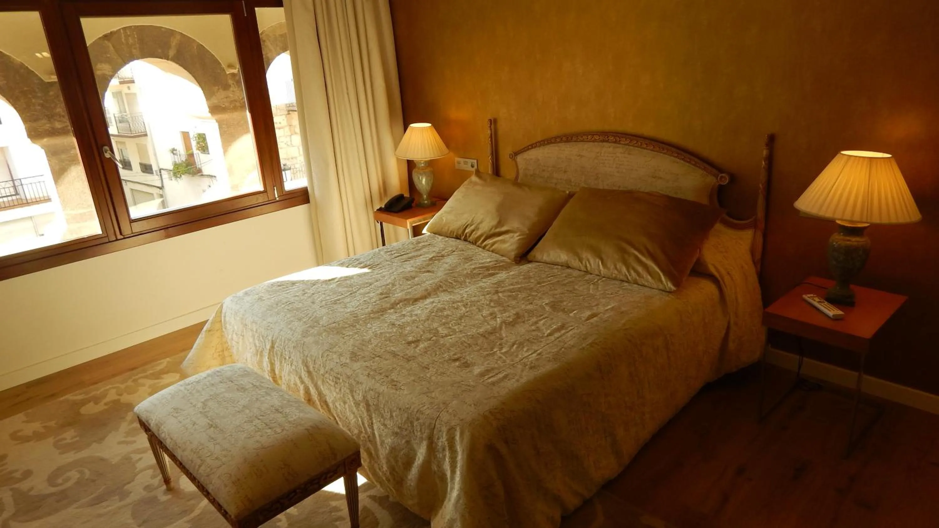 Bed in Hotel Palau dels Osset