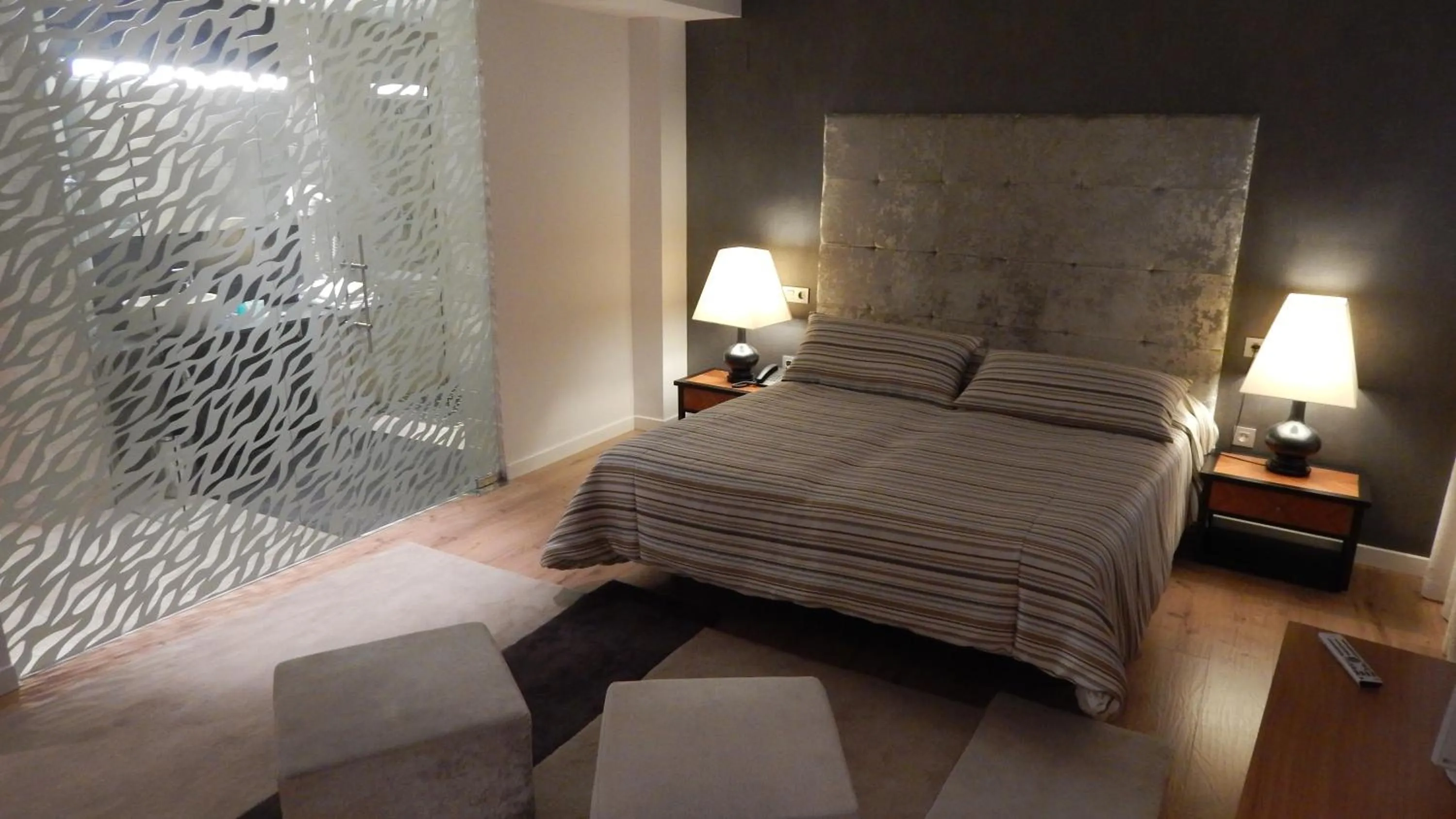 Bedroom in Hotel Palau dels Osset