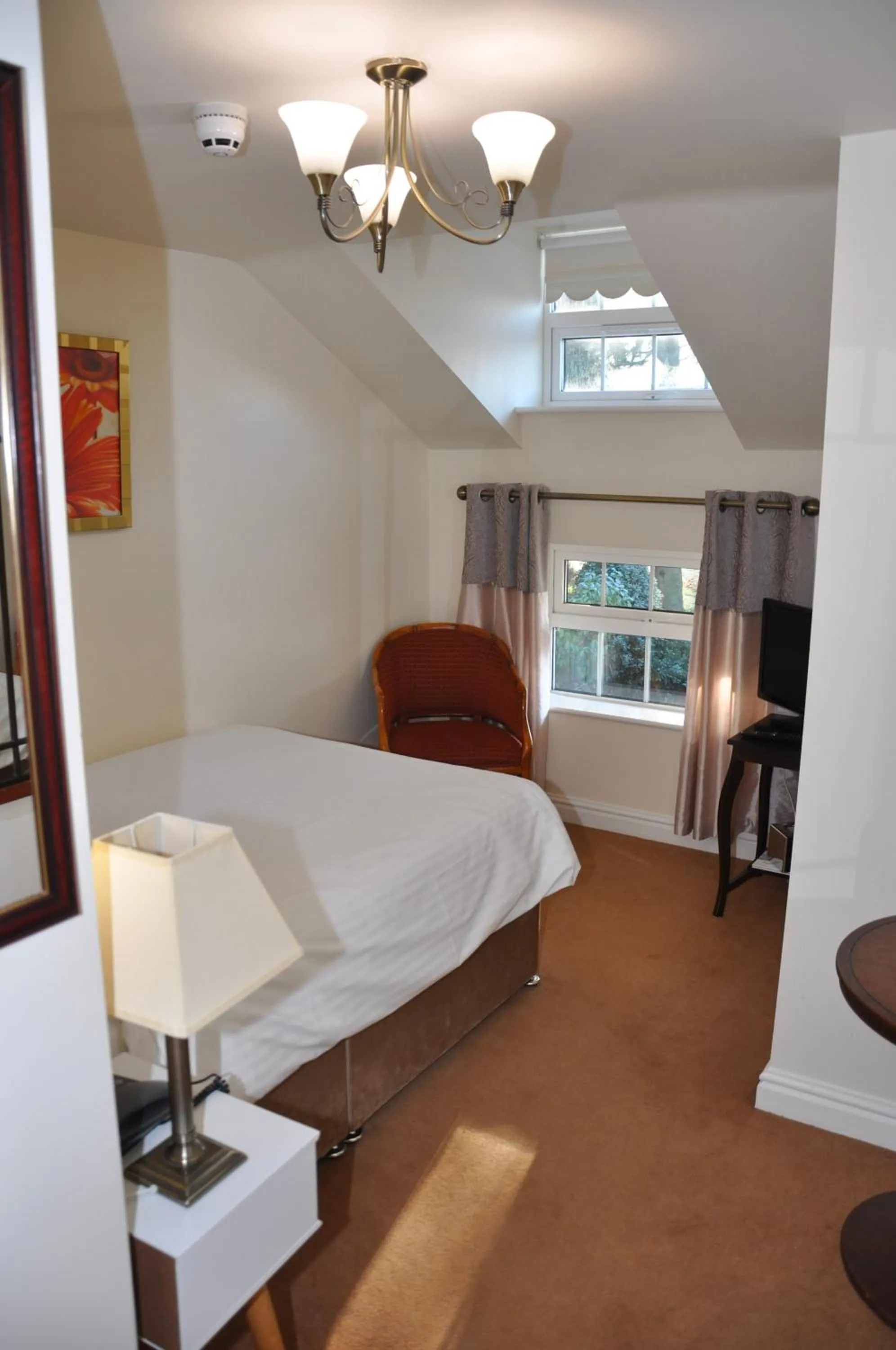 Bedroom, Bed in The Upper House