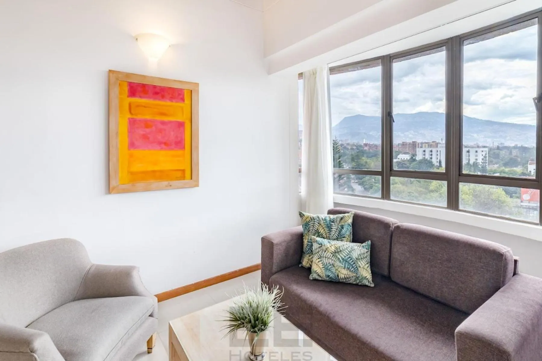 Living room in Portal del Rodeo ApartaHotel - Arkadia Mall