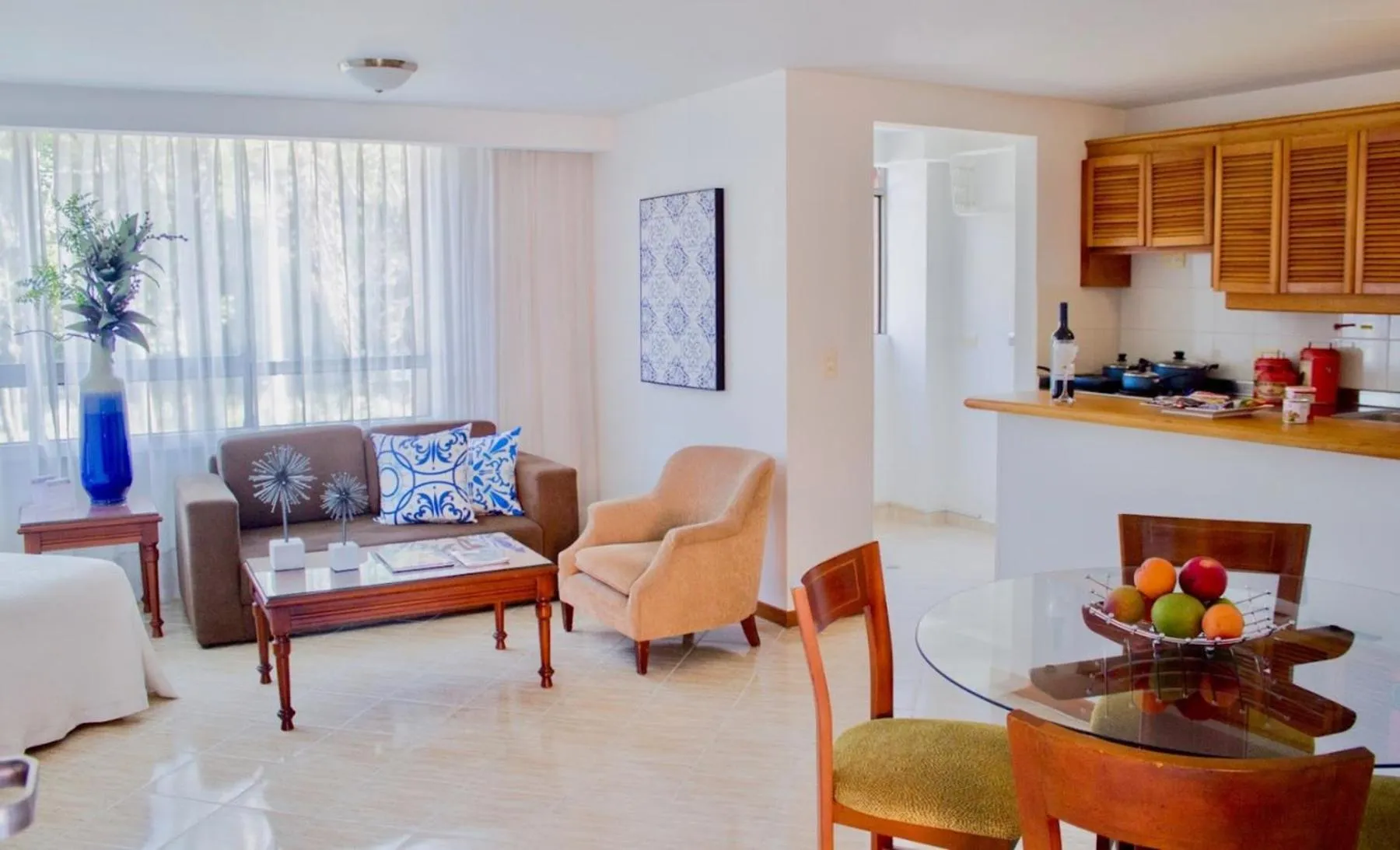 Living room in Portal del Rodeo ApartaHotel - Arkadia Mall