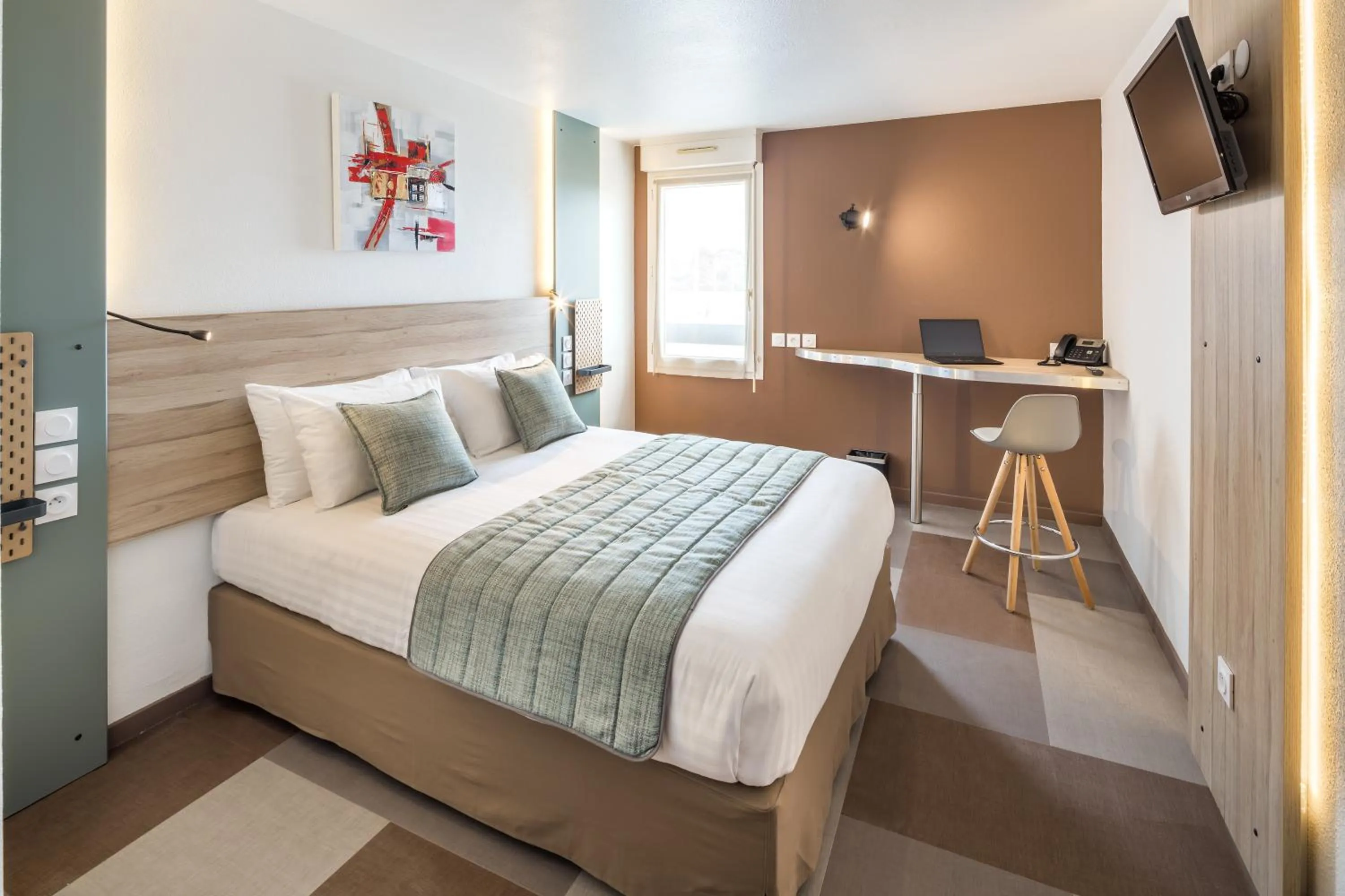 Bed in Carré Pau Airport Hôtel