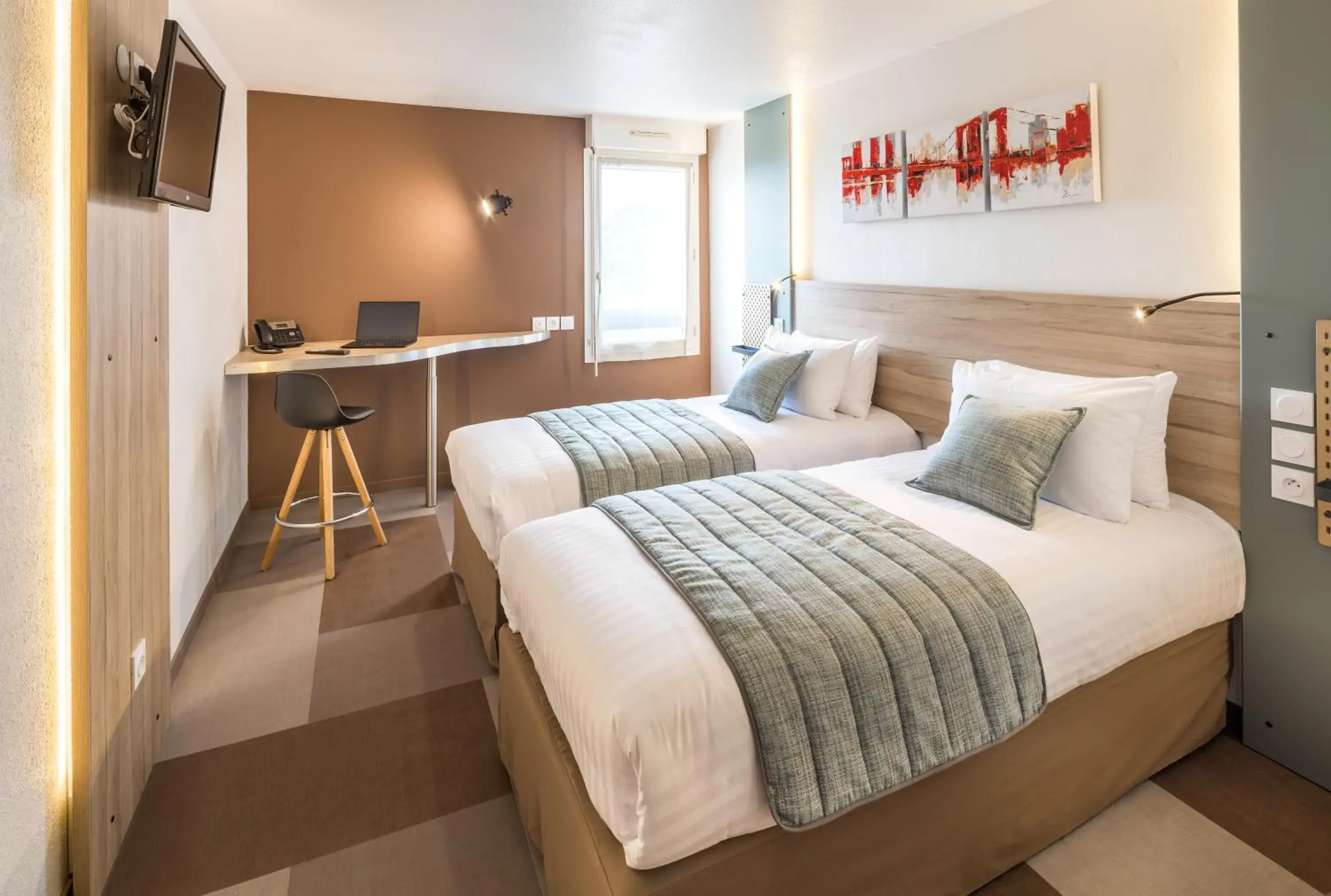 Comfort Twin Room in Carré Pau Airport Hôtel Comfort Twin Room in Carré Pau Airport Hôtel