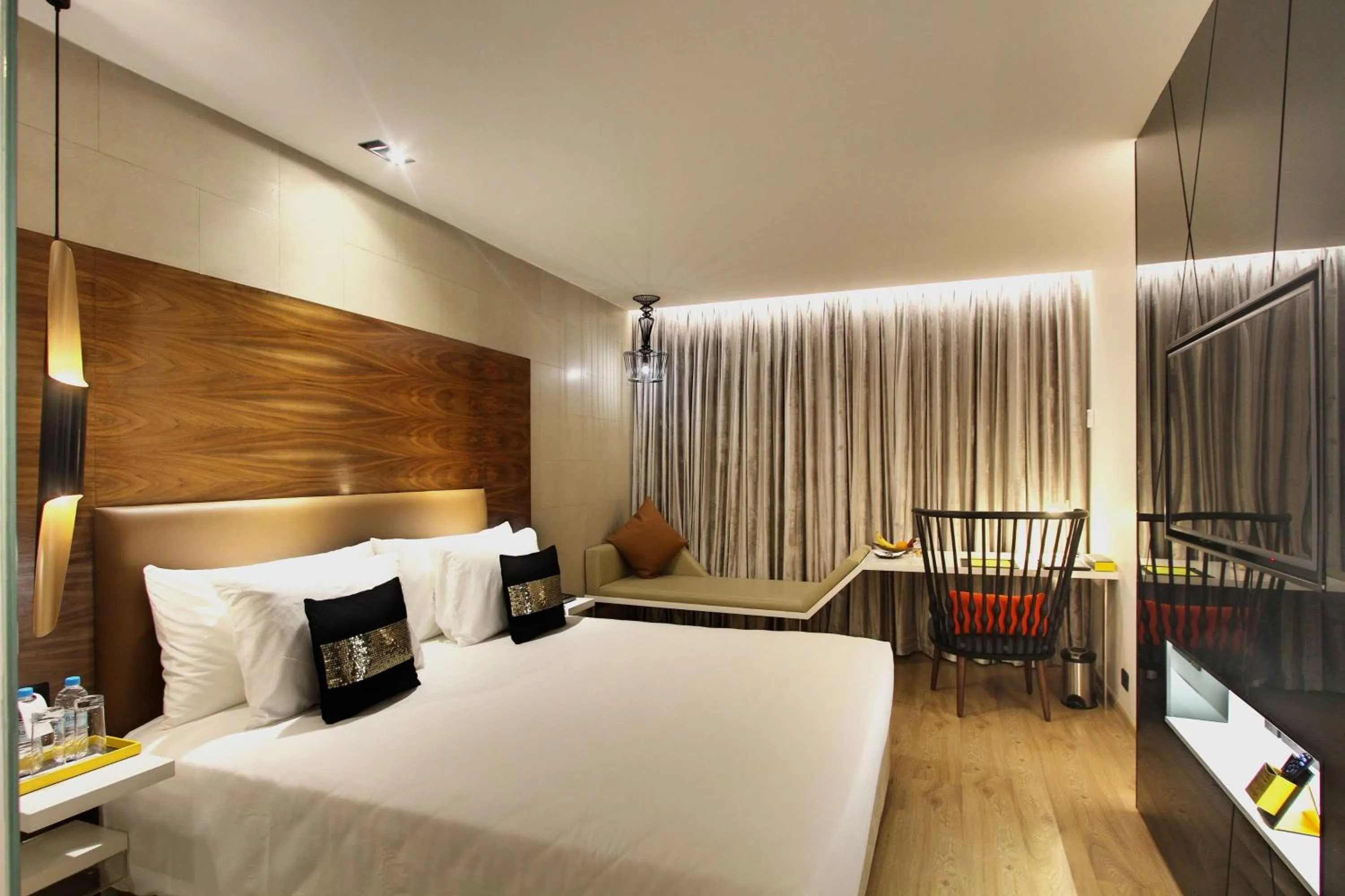 Bedroom, Bed in Radisson Bengaluru City Center