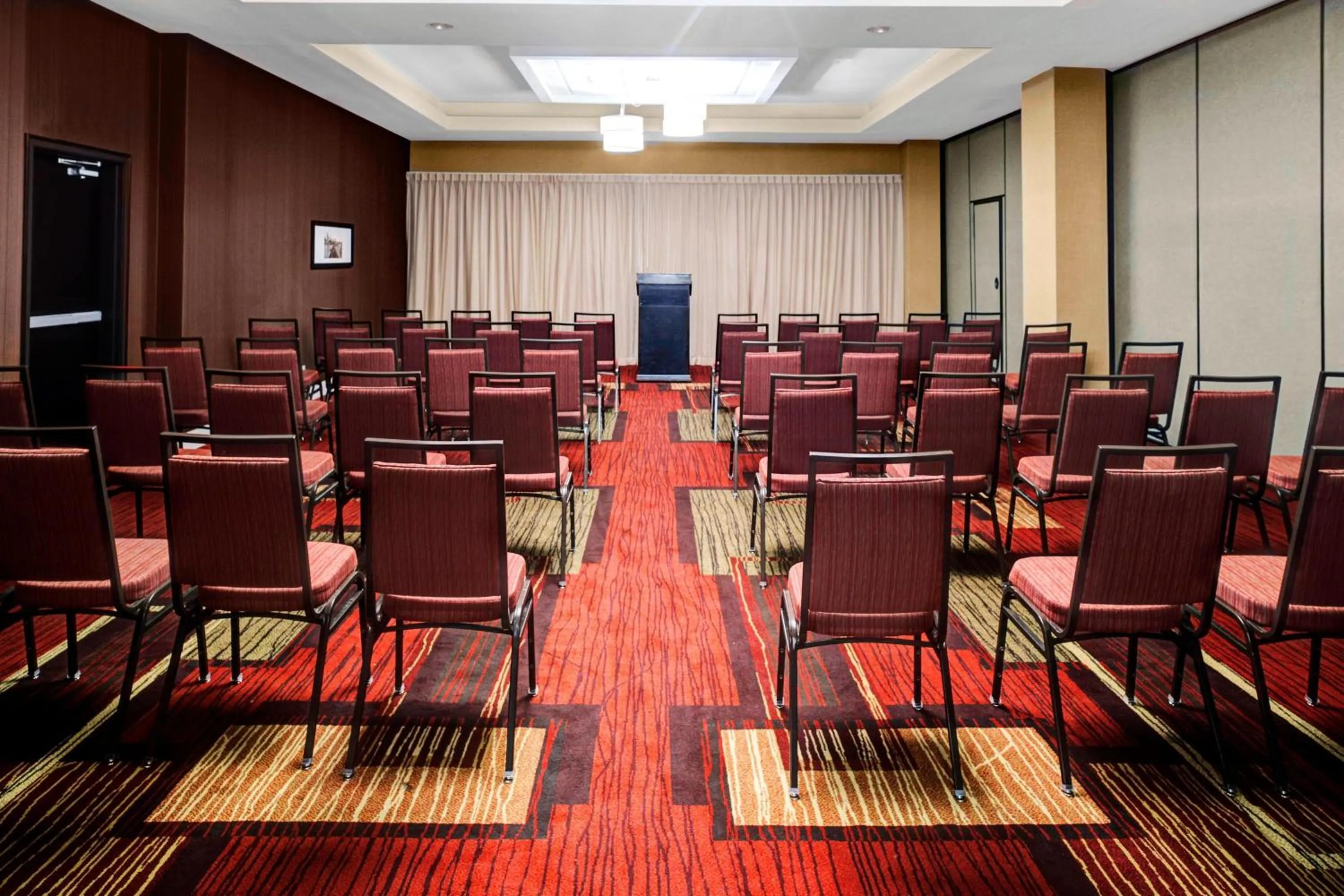 Meeting/conference room in Courtyard by Marriott St. Cloud