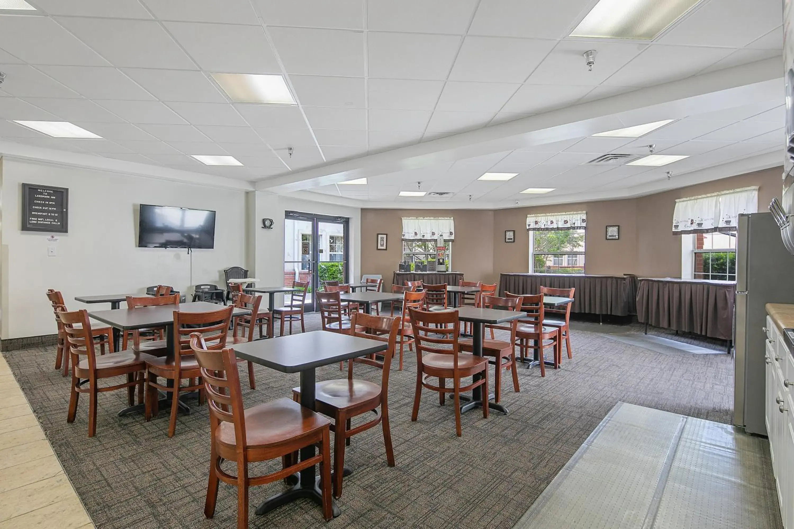 Breakfast in The Landmark Inn Breakfast in The Landmark Inn