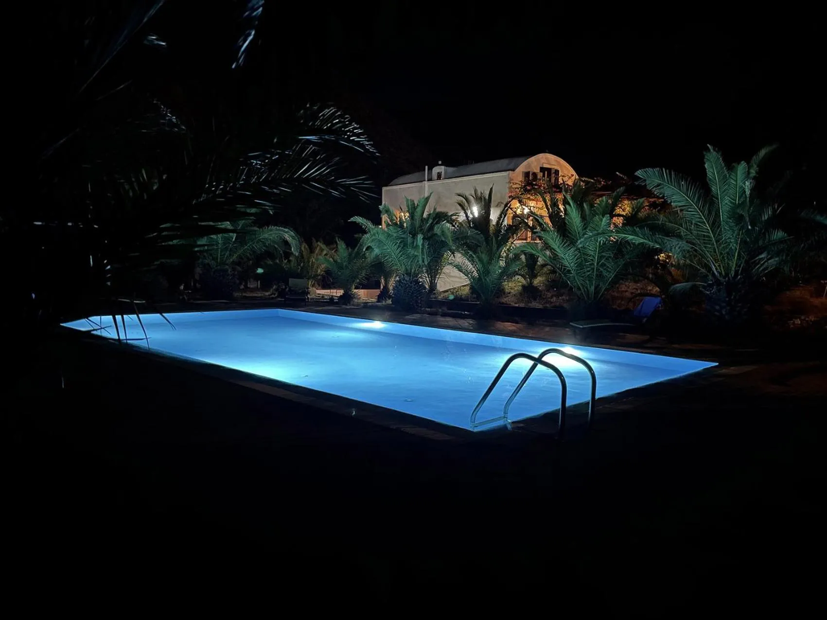 HONES - RELAX HOUSE