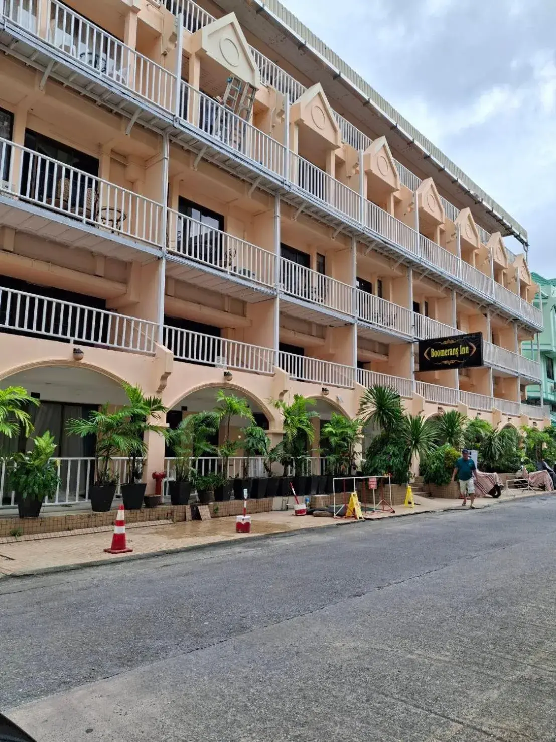 Property building in Boomerang Inn Property building in Boomerang Inn