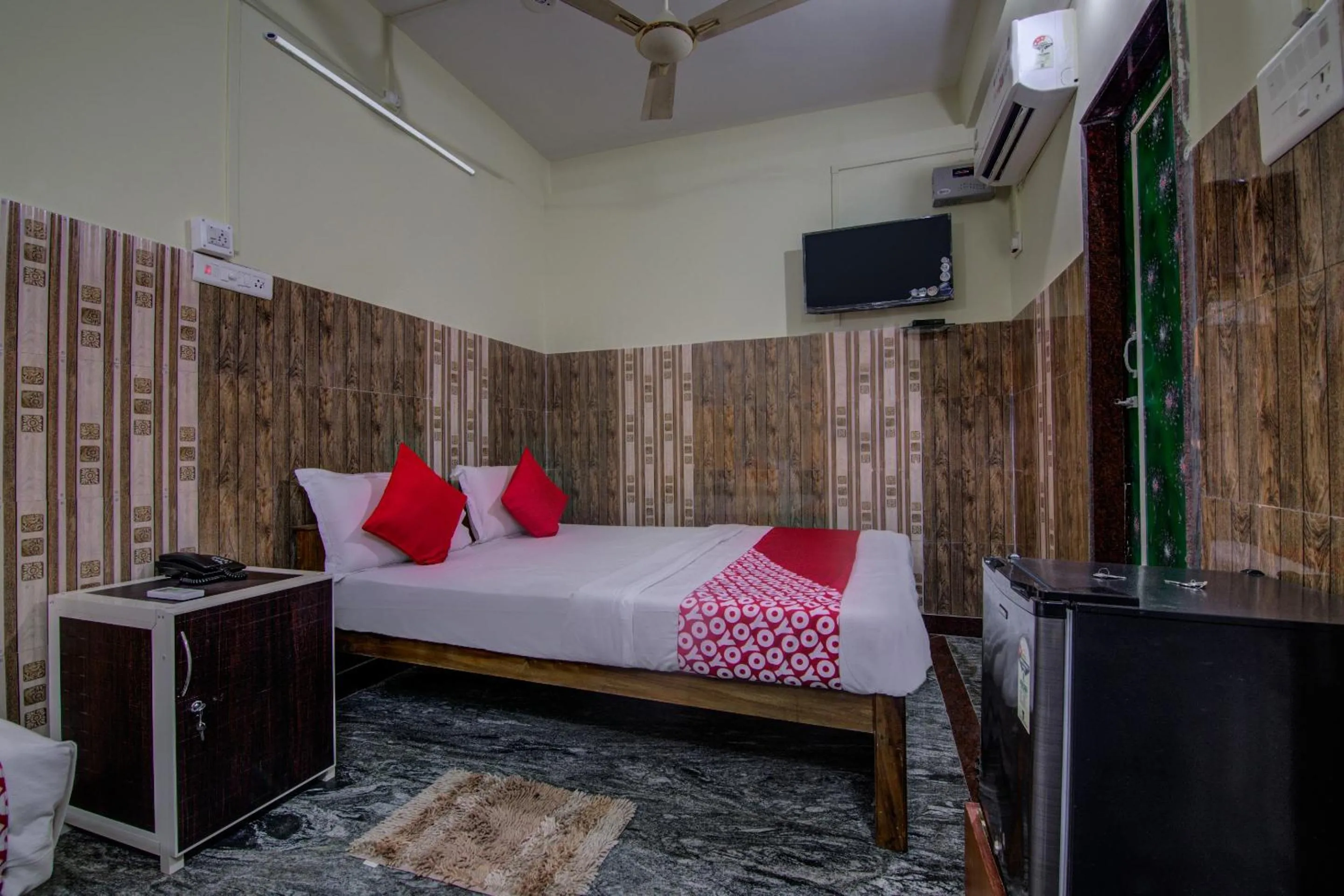 Hotel O V Knot Residency