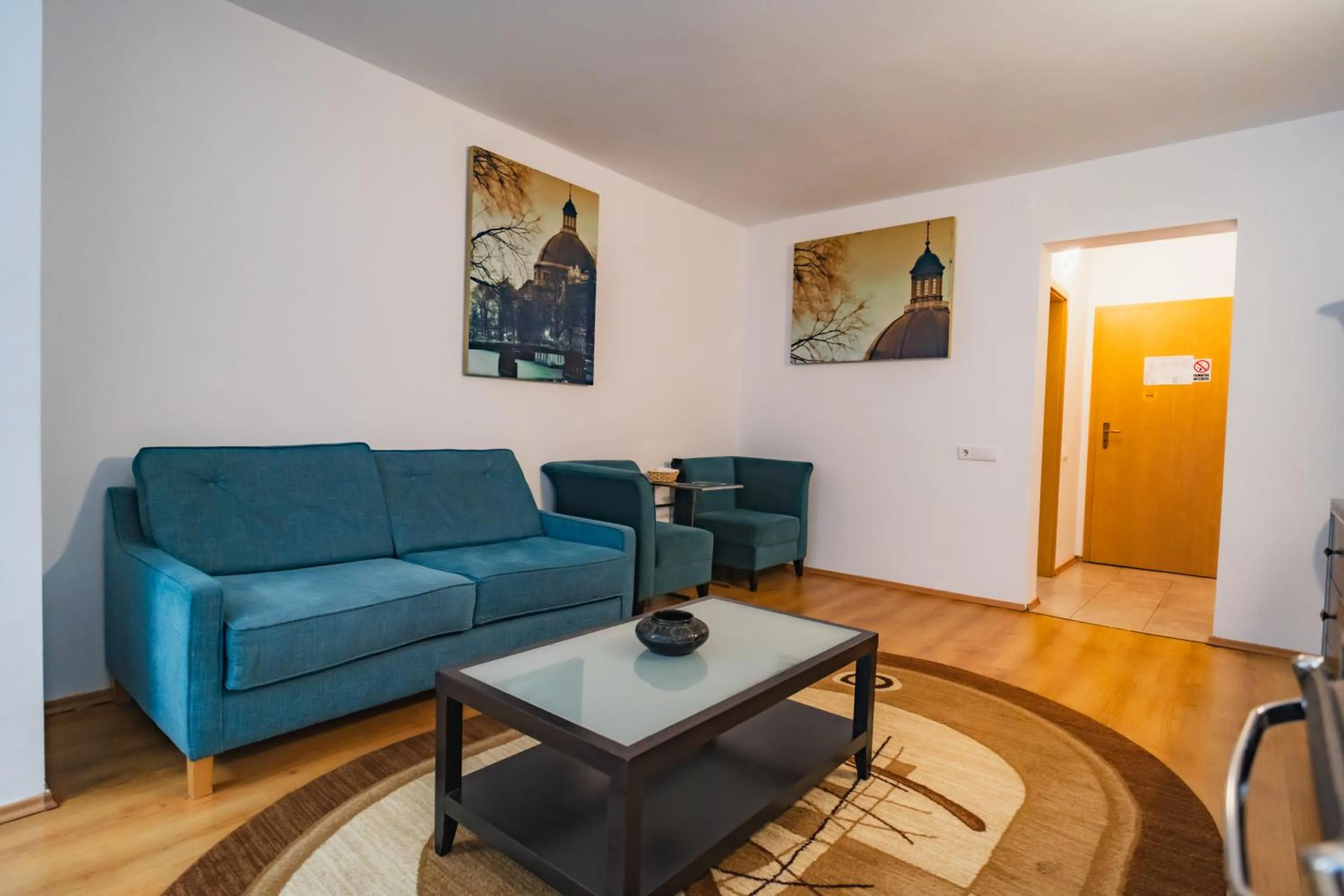 Seating area in Hotel Dobsi