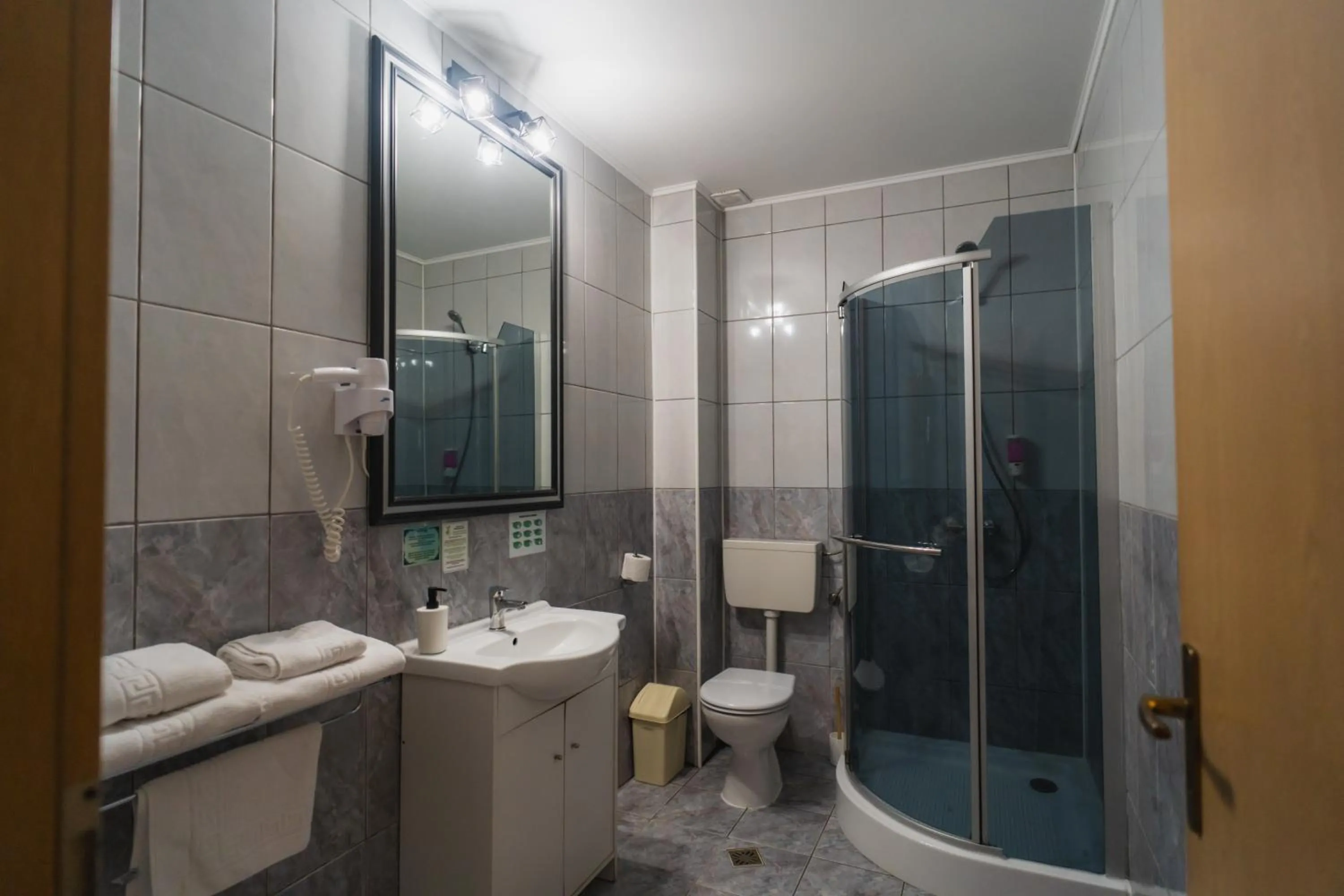 Bathroom in Hotel Dobsi