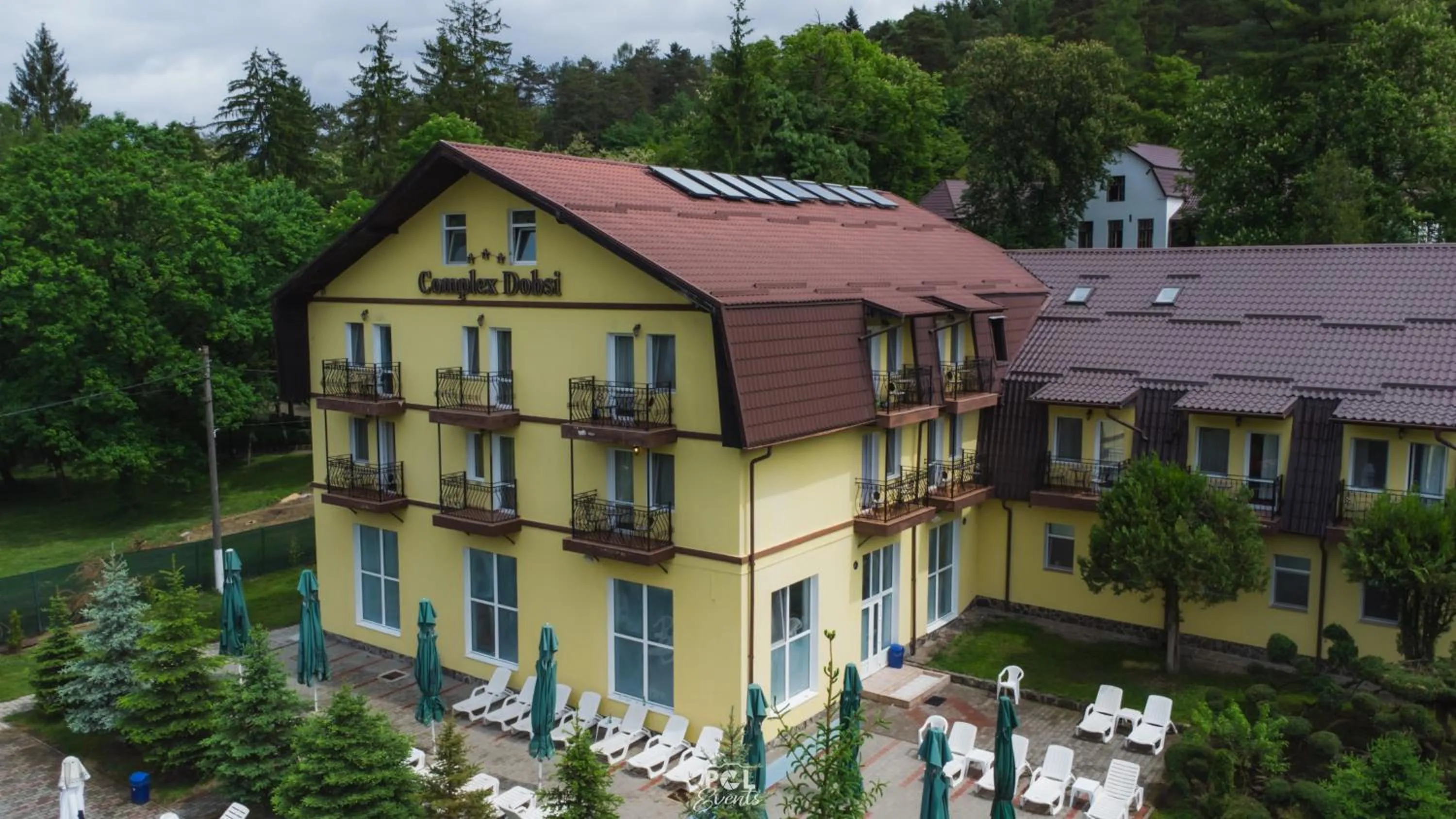 Property building in Hotel Dobsi