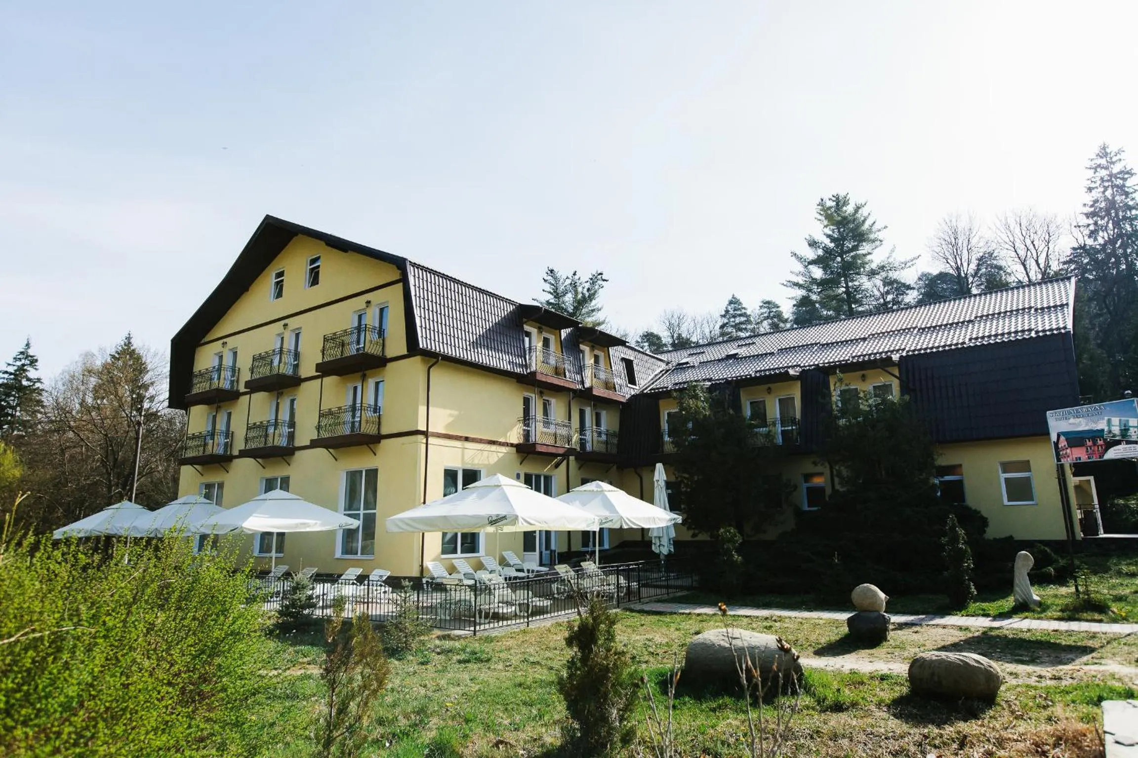 Property building in Hotel Dobsi
