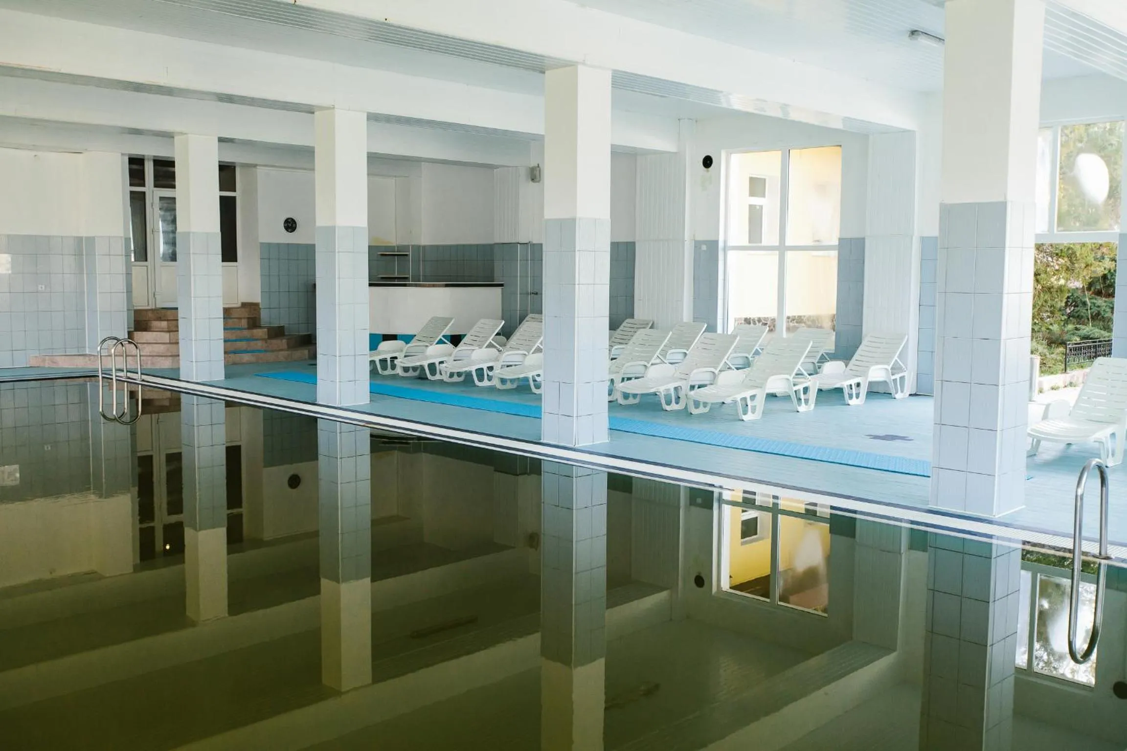 Swimming pool in Hotel Dobsi