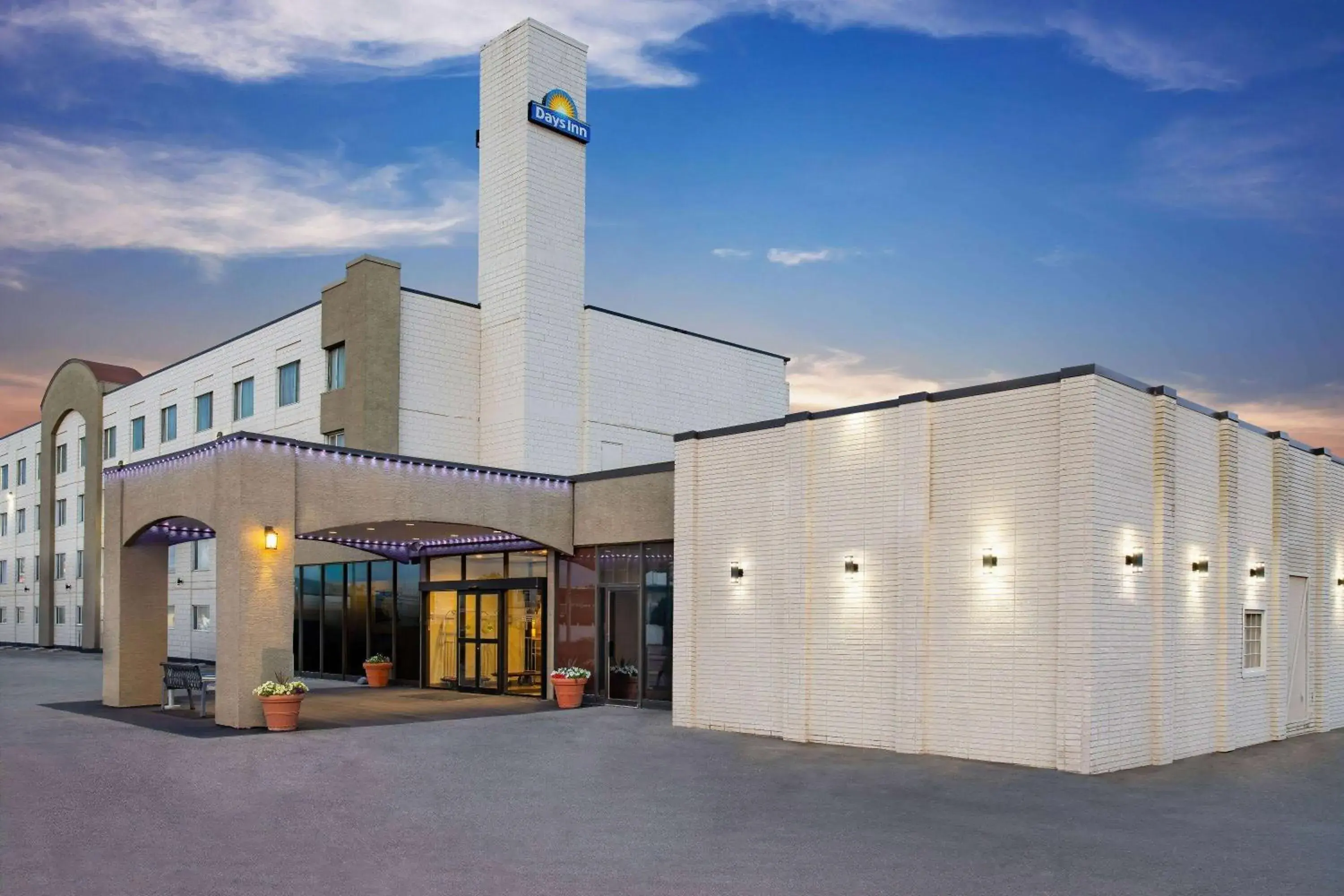 Property building in Days Inn by Wyndham Cranbrook Conference Centre Property building in Days Inn by Wyndham Cranbrook Conference Centre
