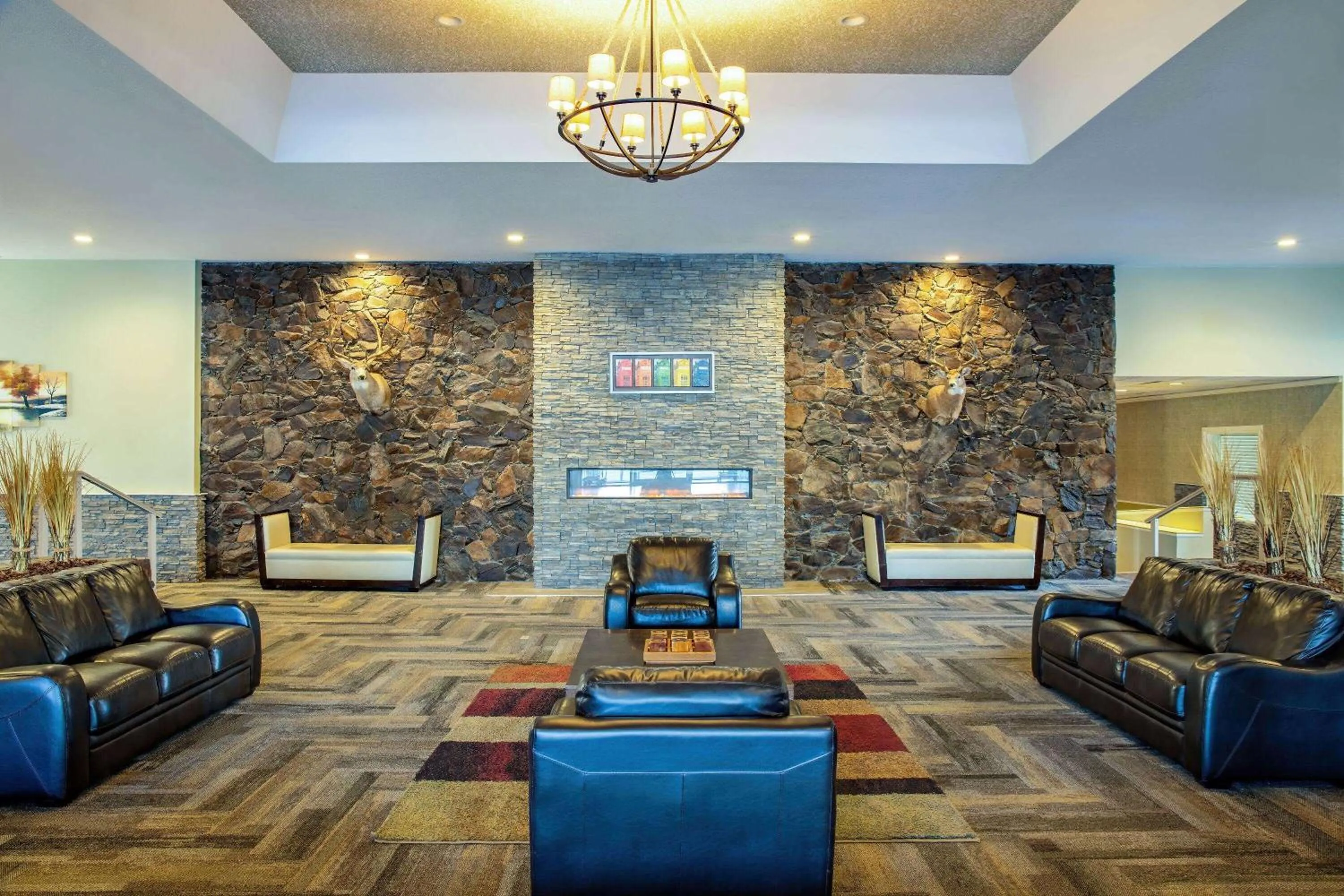 Lobby or reception in Days Inn by Wyndham Cranbrook Conference Centre