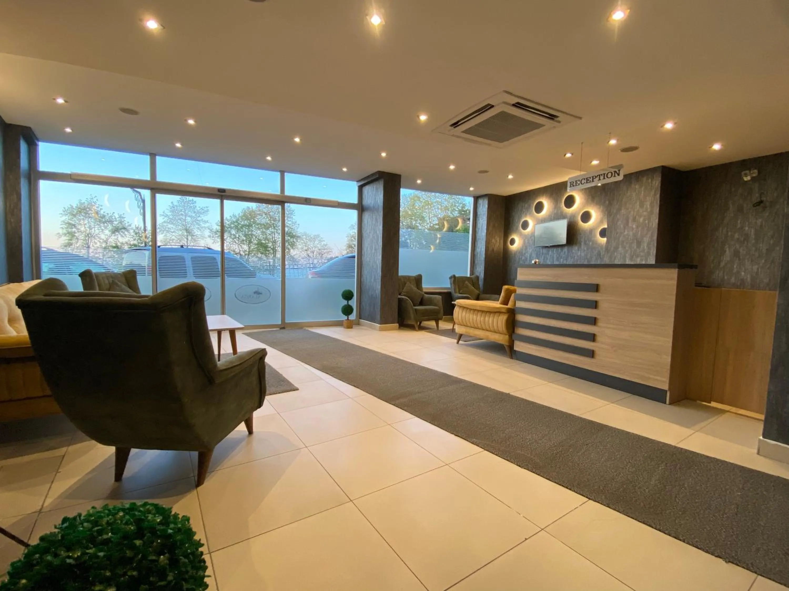 Lobby or reception in The ALARGA