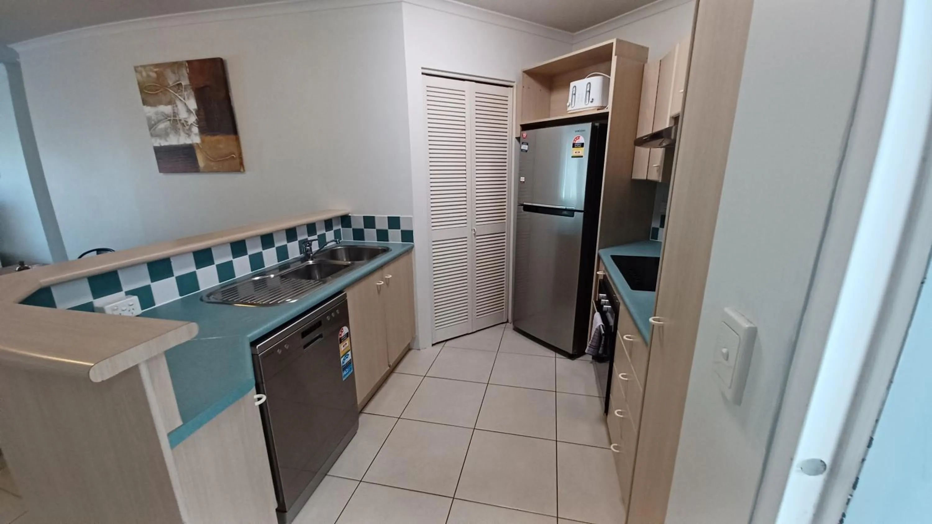 Kitchen or kitchenette in Blue Waters Apartments