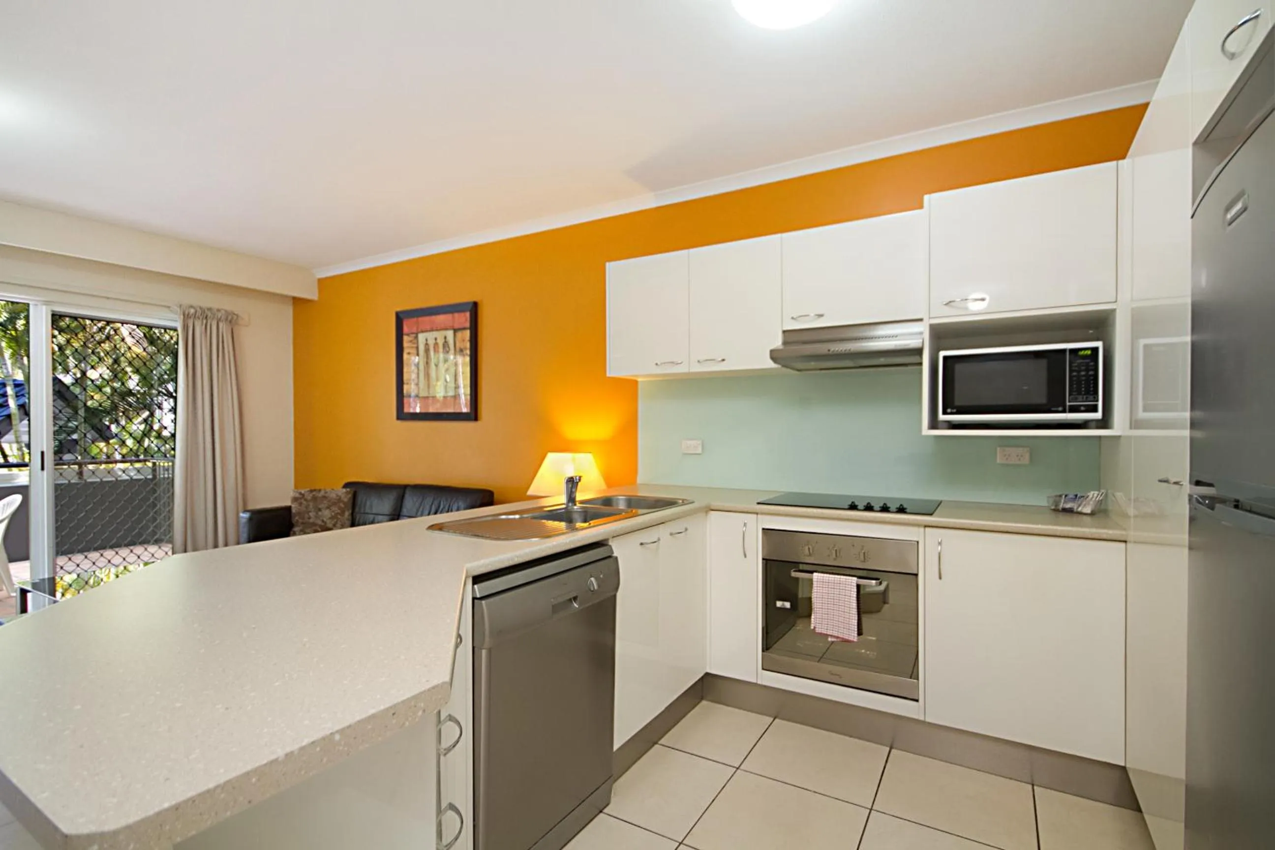 Kitchen or kitchenette in Blue Waters Apartments