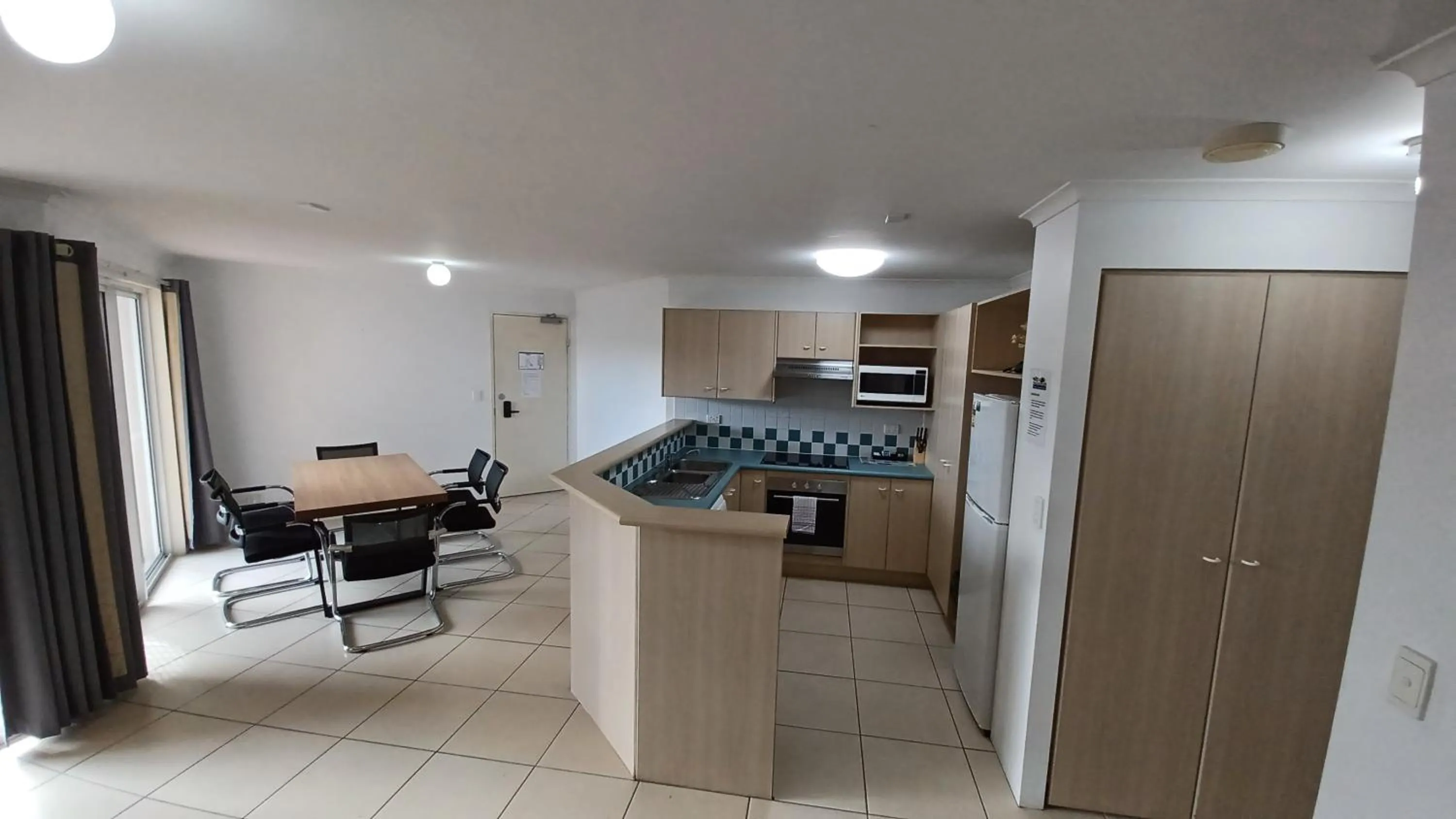 Dining area in Blue Waters Apartments