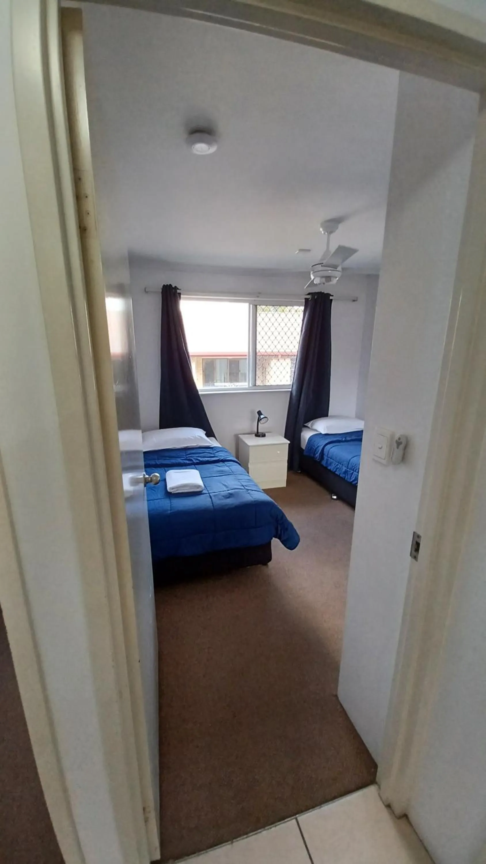 Bedroom, Bed in Blue Waters Apartments