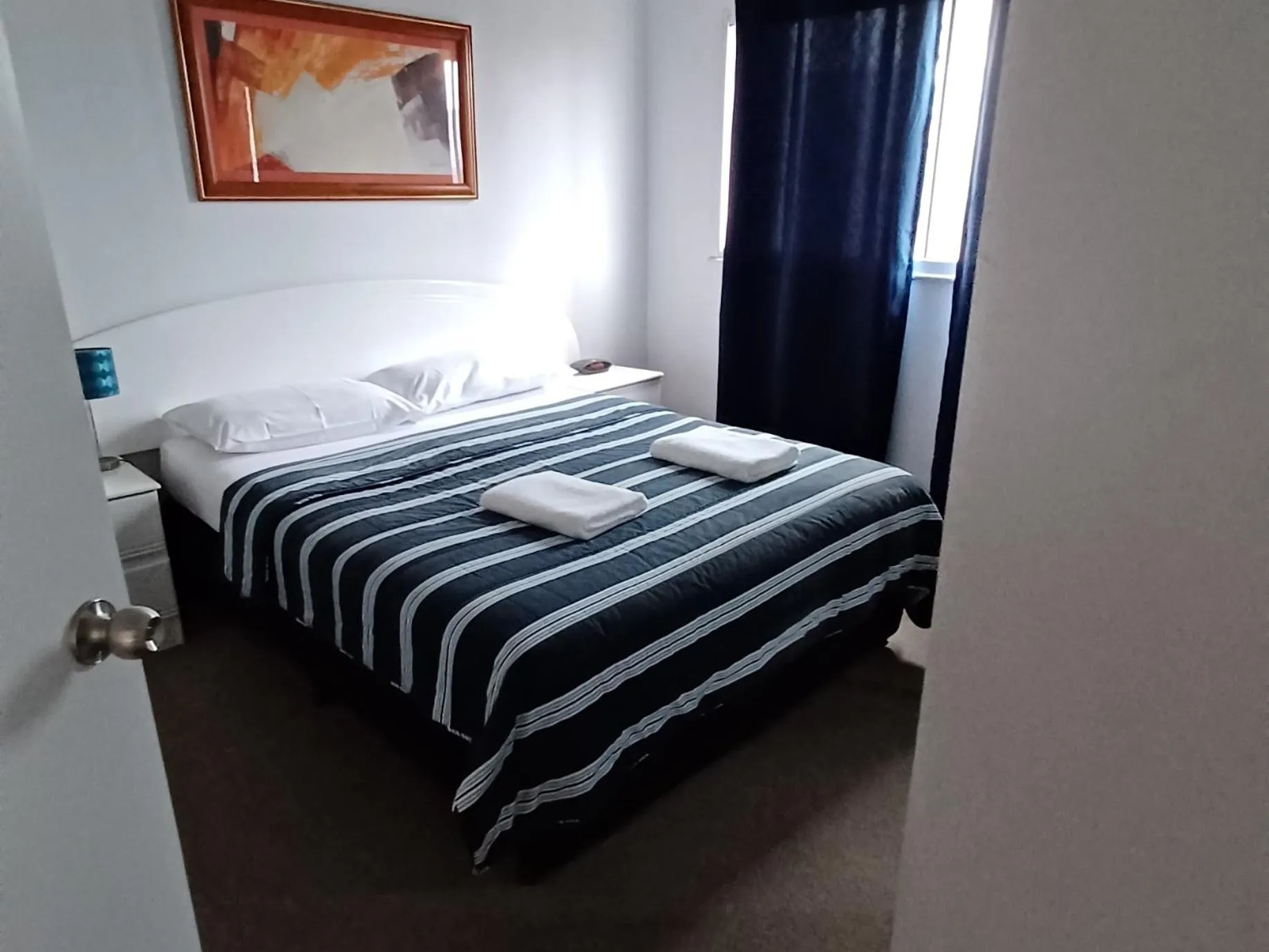 Bedroom, Bed in Blue Waters Apartments