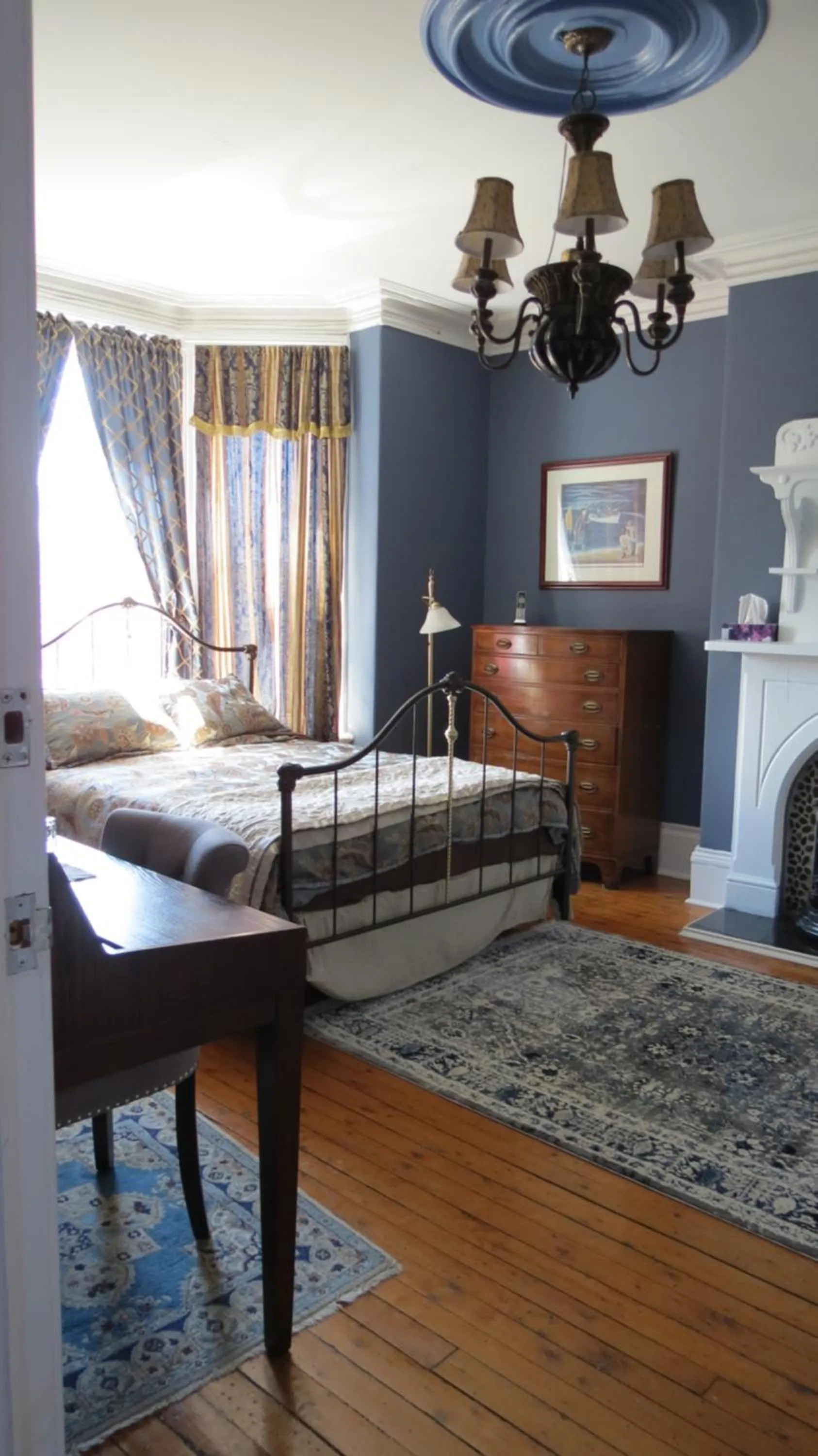 Bed in The Roses Heritage Inn