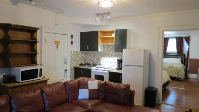 The Roses Heritage Inn