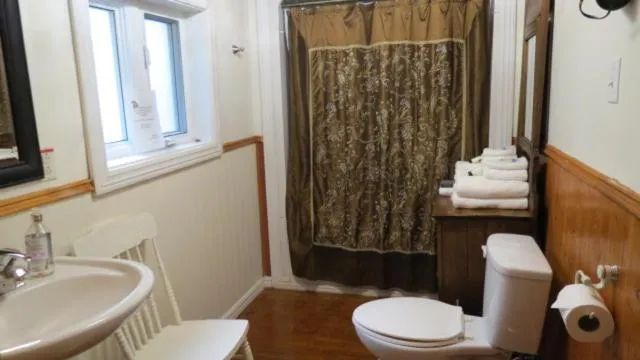 The Roses Heritage Inn