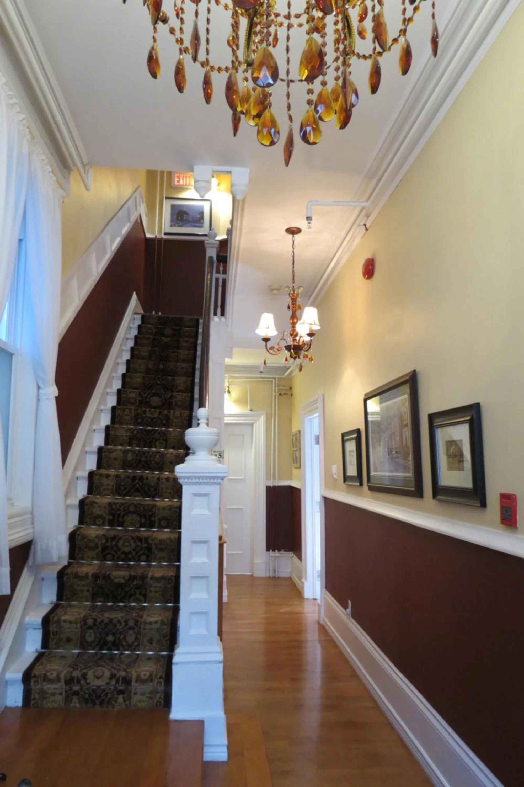 The Roses Heritage Inn