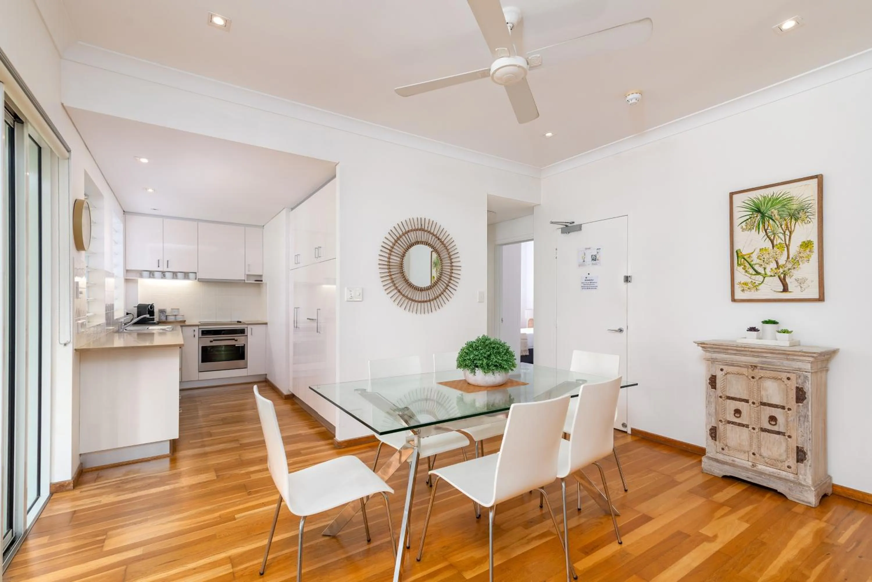 Kitchen or kitchenette in Verandahs Boutique Apartments