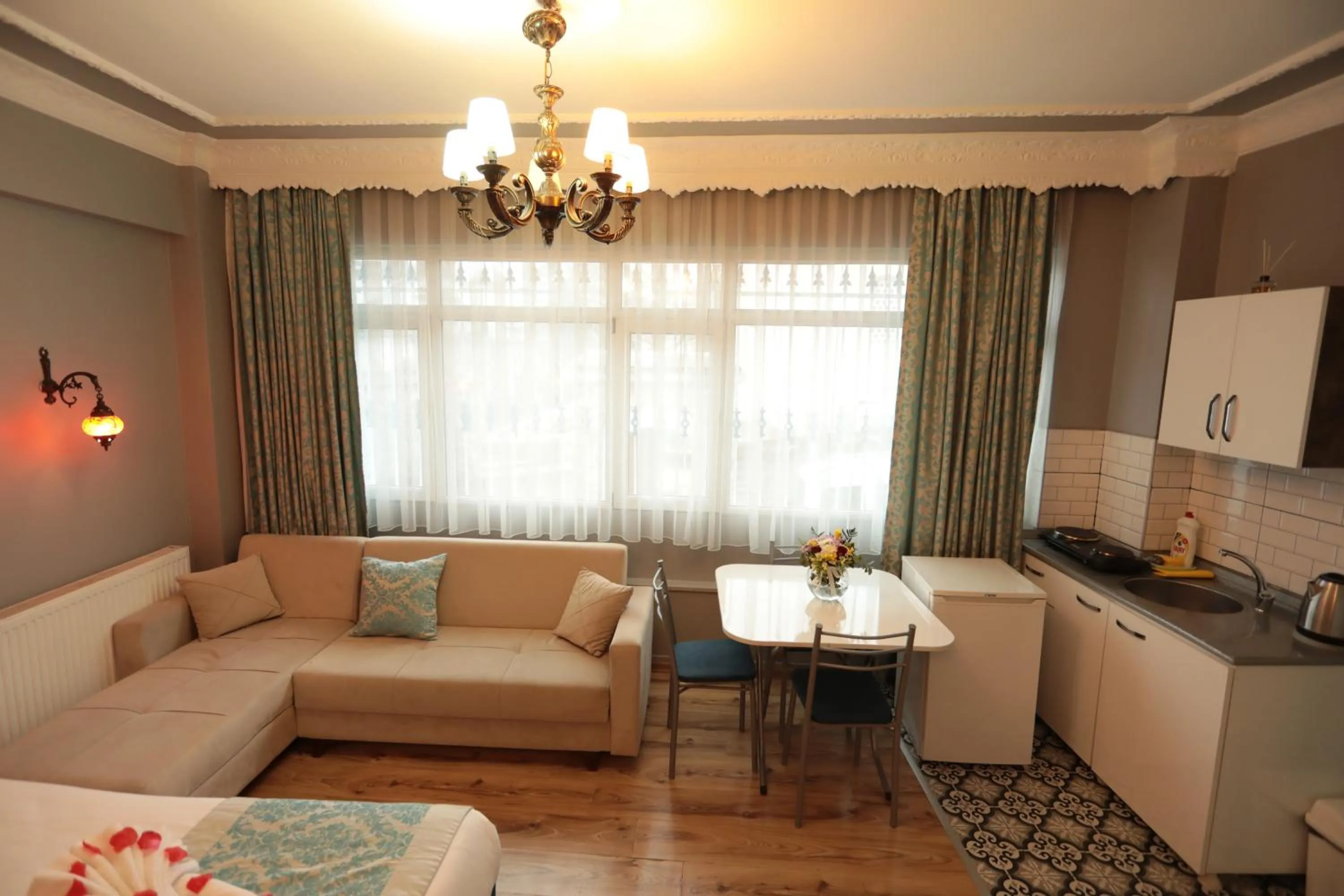 Seating area in White Pearl Apart Hotel