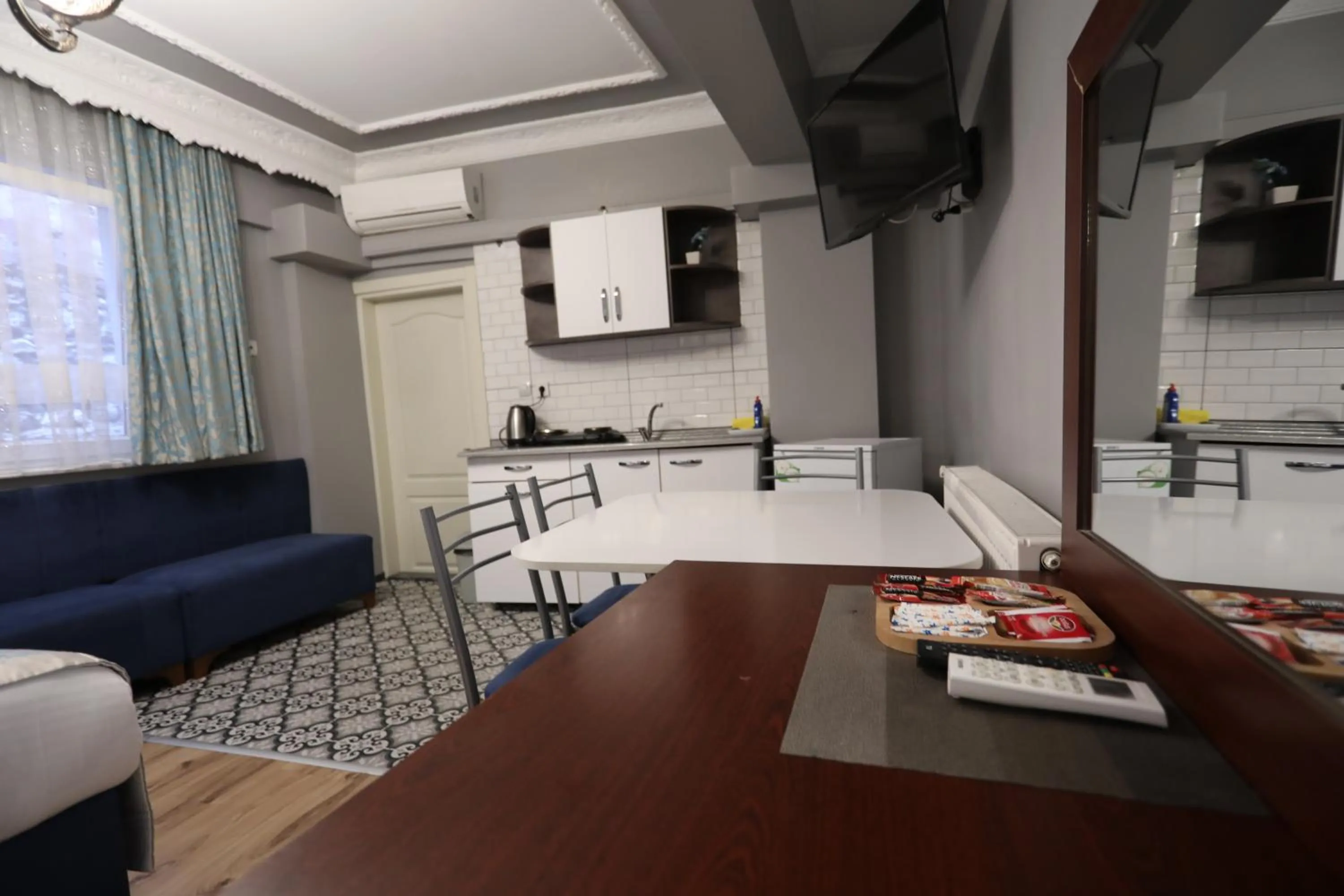 kitchen in White Pearl Apart Hotel