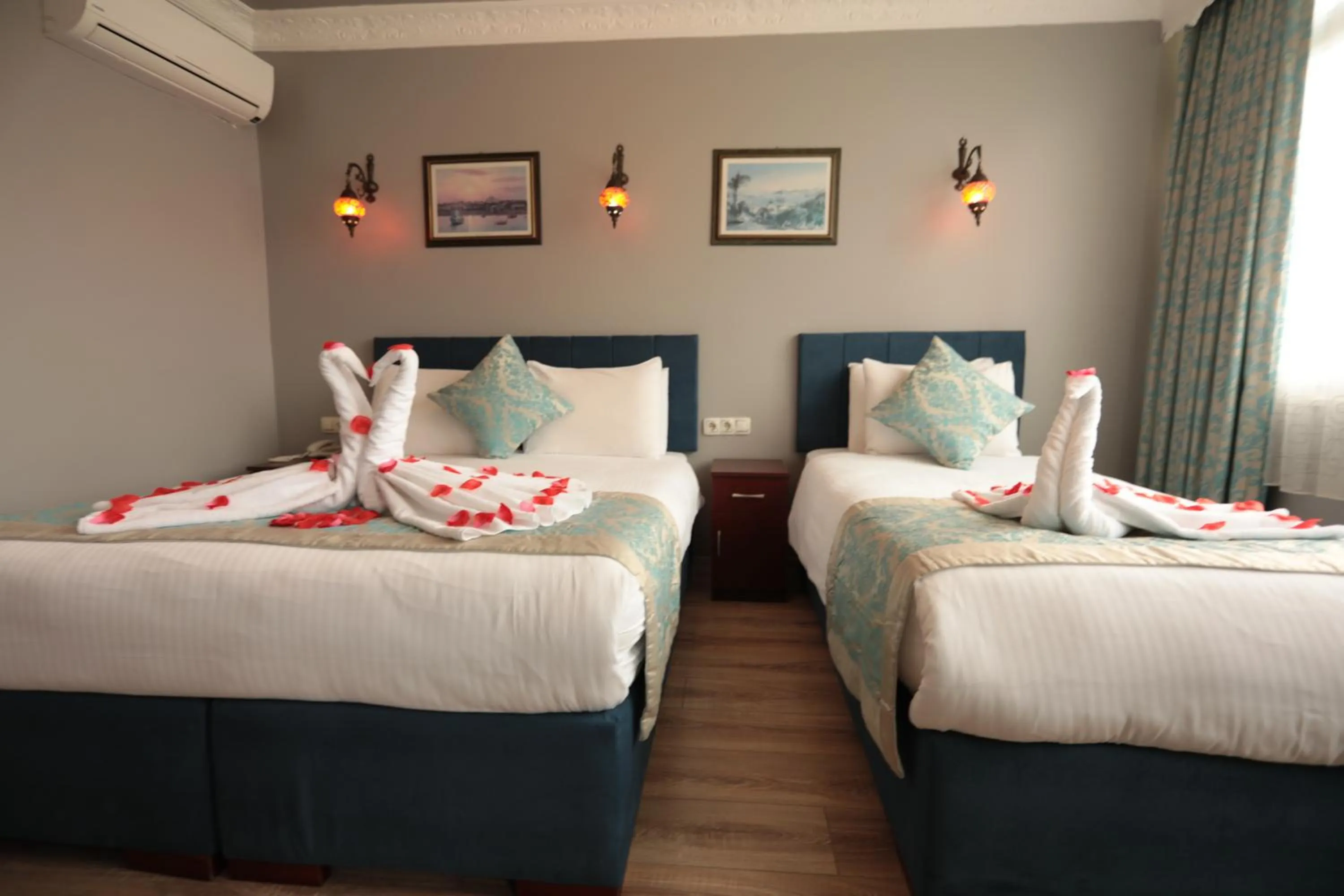 Photo of the whole room, Bed in White Pearl Apart Hotel